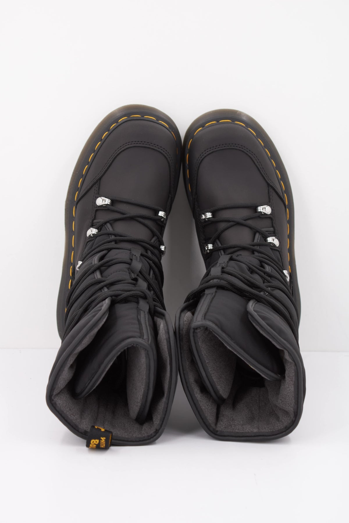DR. MARTENS 43647001DM en color NEGRO (3)