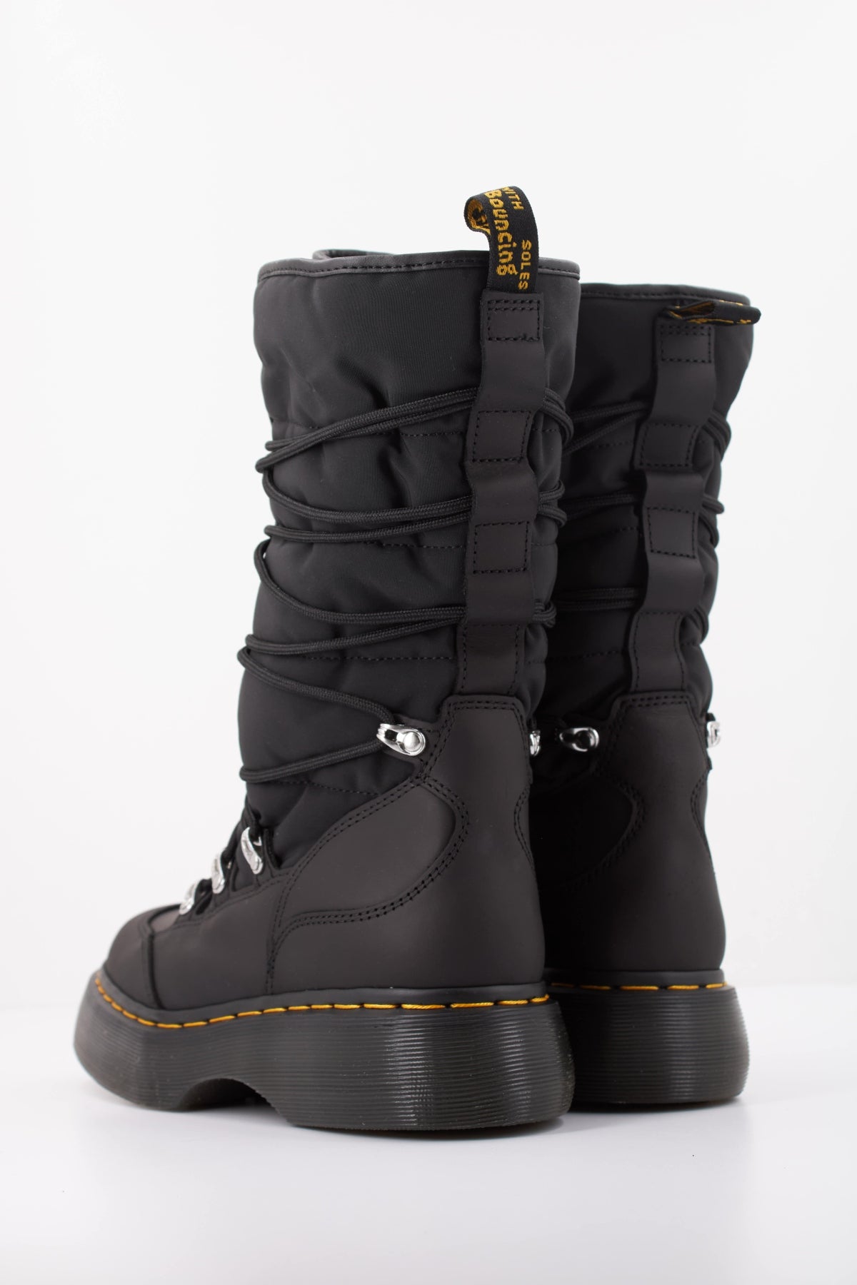 DR. MARTENS BUZZ PUFFER 43647001 en color NEGRO (4)