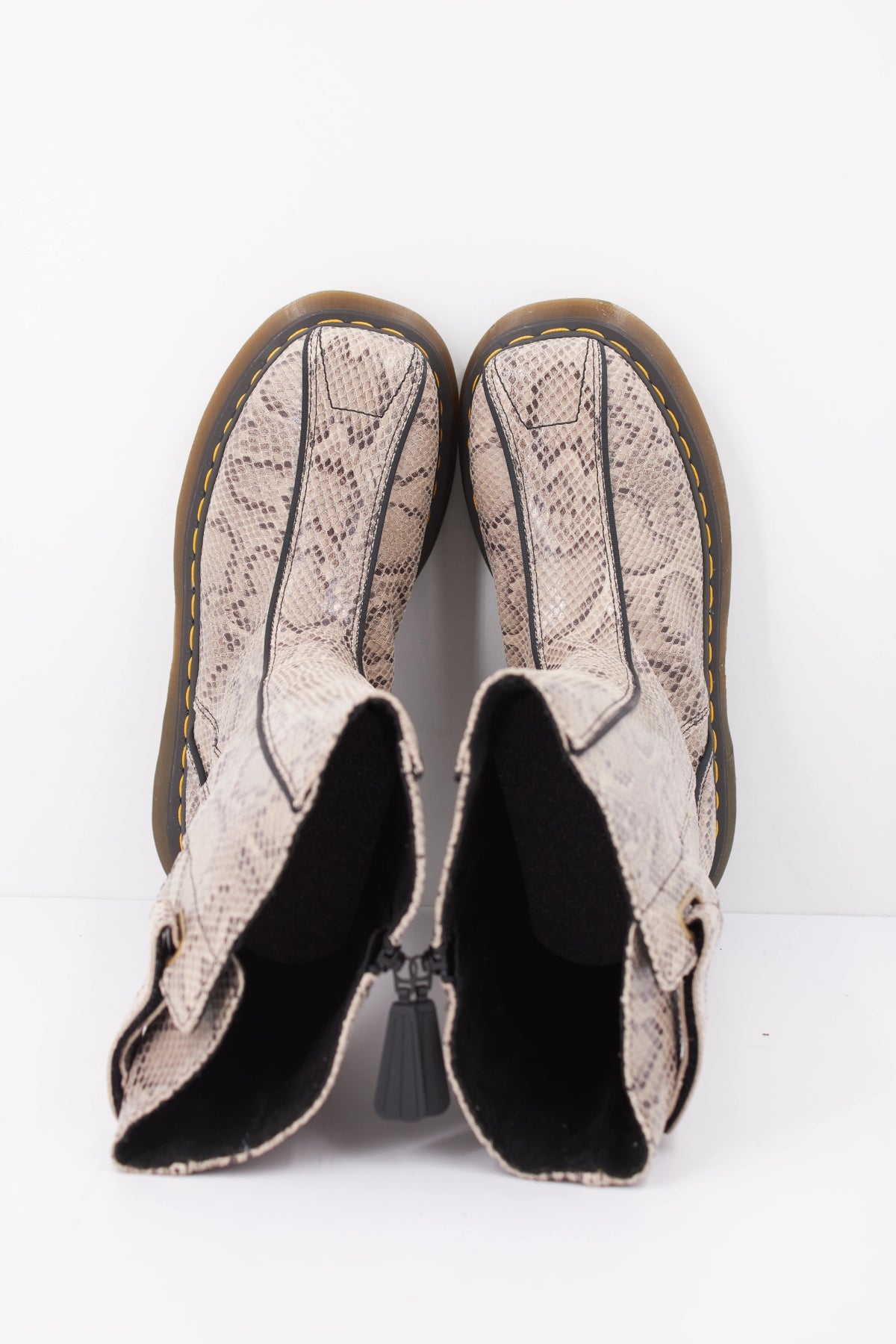 DR. MARTENS BUZZ HI 44037100 en color ANIMAL PRINT (3)