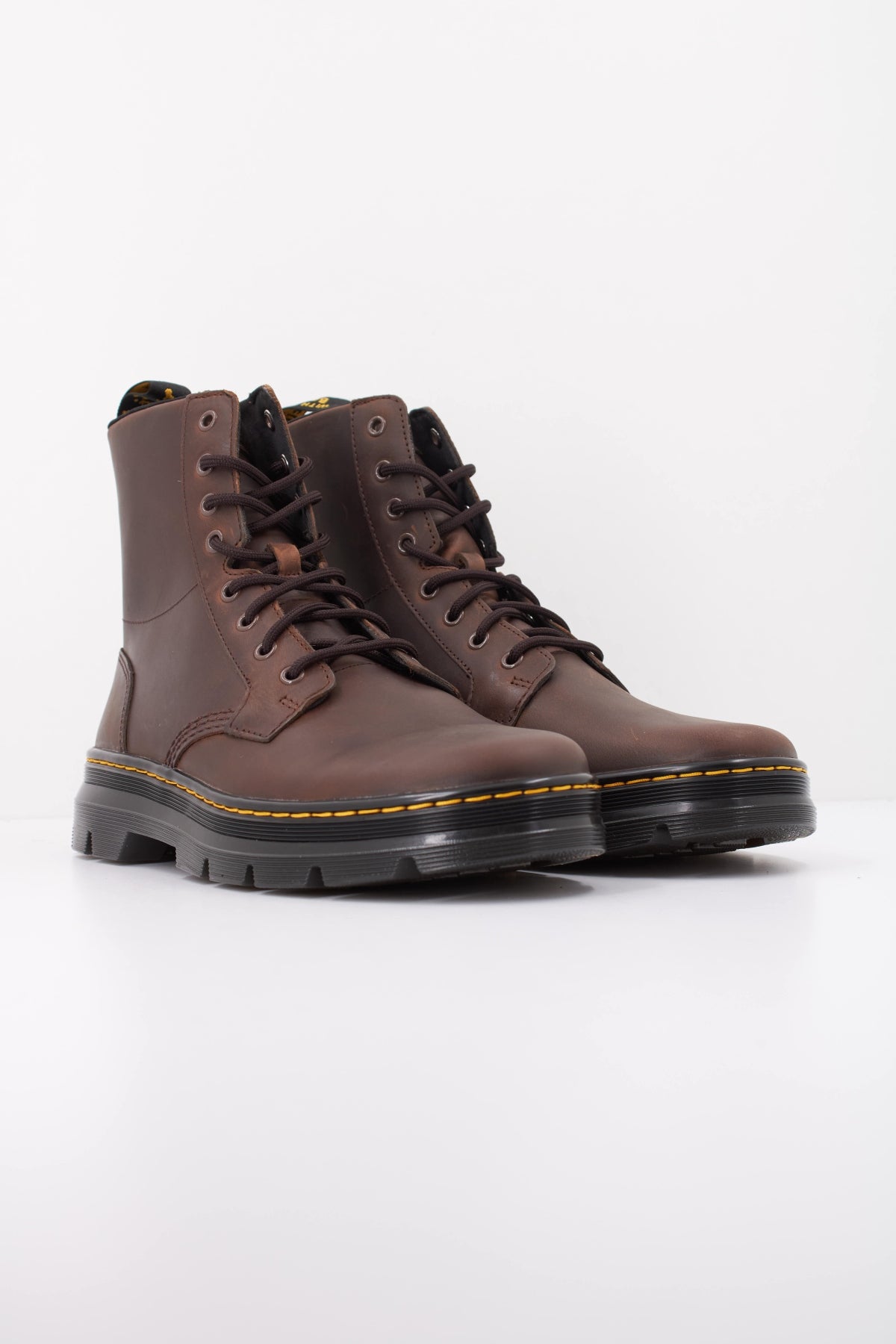 DR. MARTENS COMBS LEATHER en color MARRON (2)