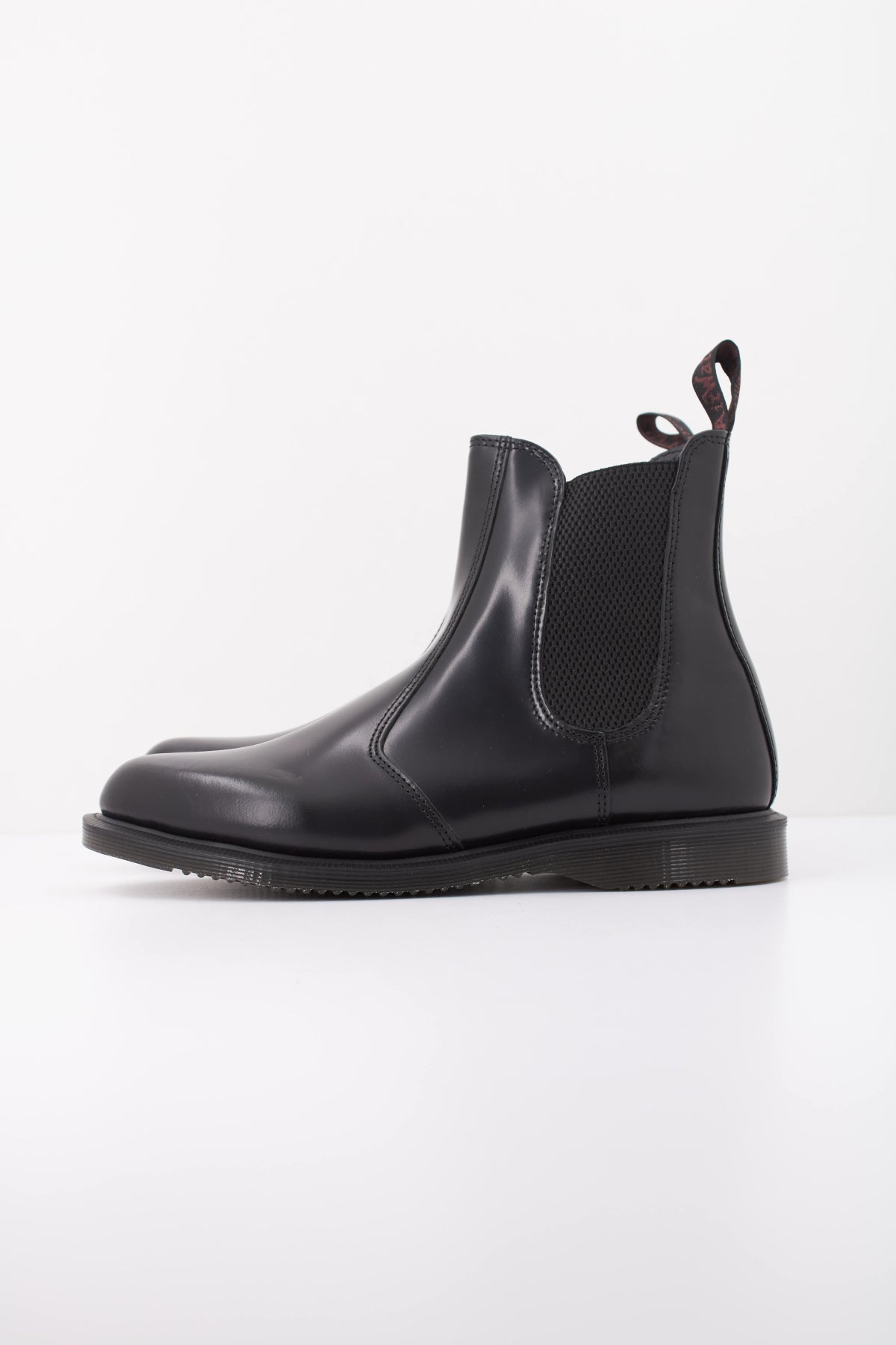 DR. MARTENS FLORA CHELSEA BOOT en color NEGRO (1)