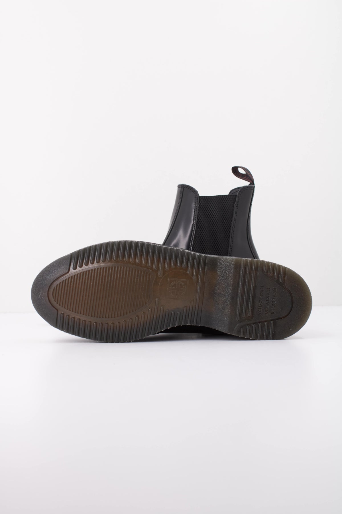 DR. MARTENS FLORA CHELSEA BOOT en color NEGRO (5)