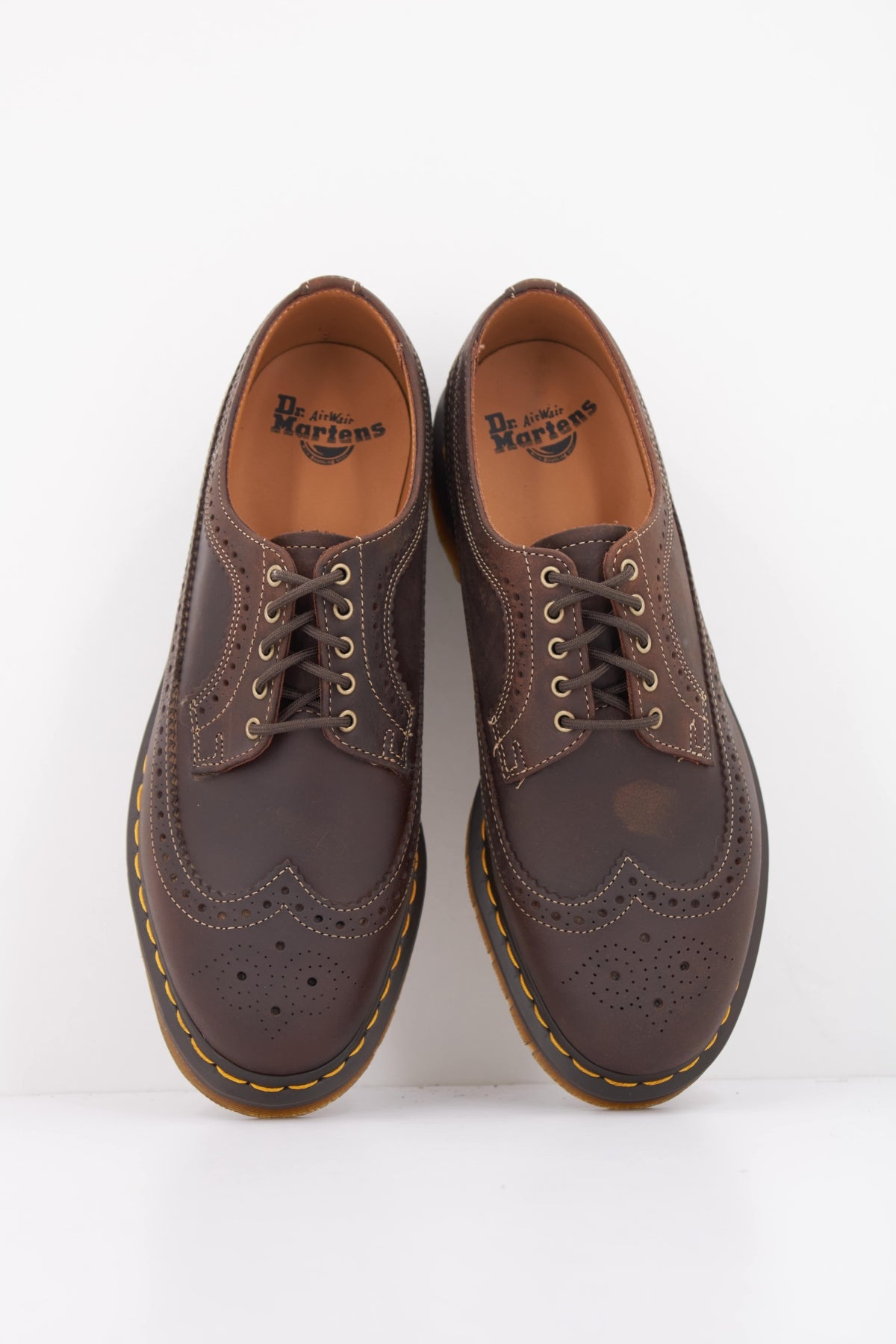 DR. MARTENS 3989 YS BROGUE SHOE en color MARRON (3)