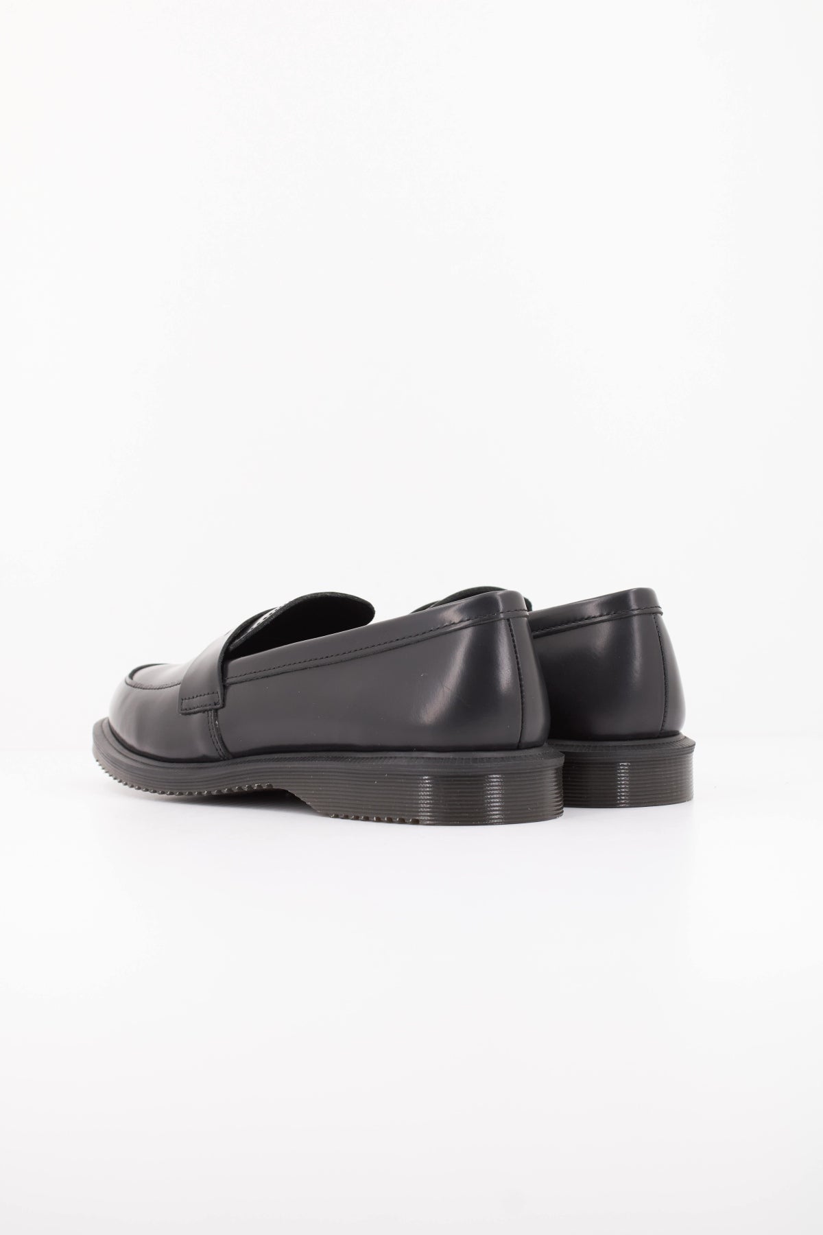 DR. MARTENS TEMARA LOAFER en color NEGRO (4)