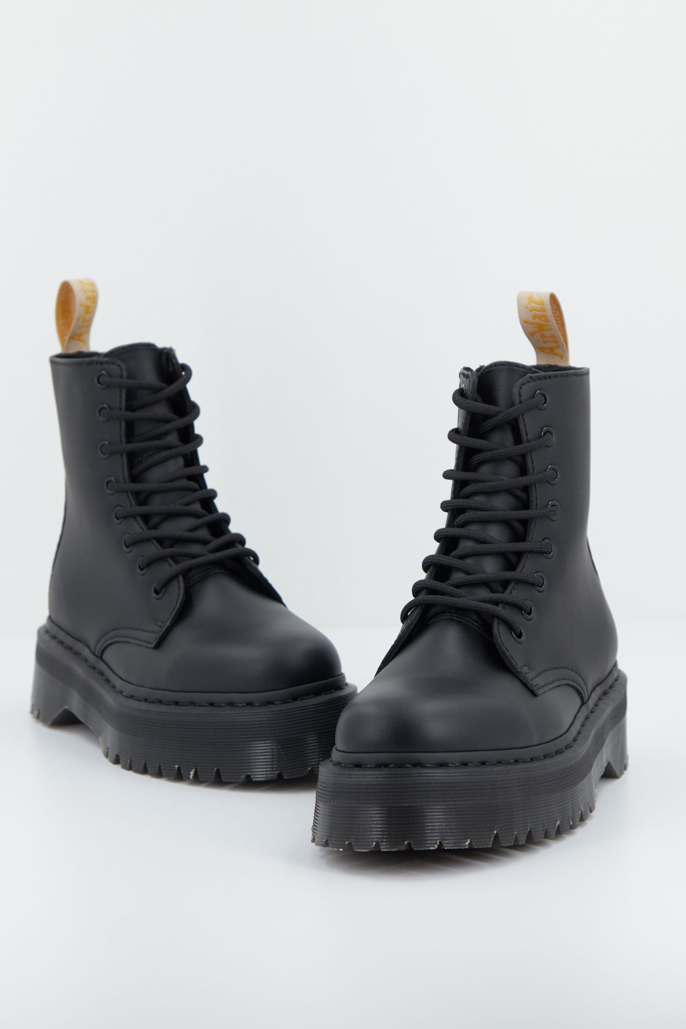 DR. MARTENS JADON MONO VEGAN en color NEGRO (2)