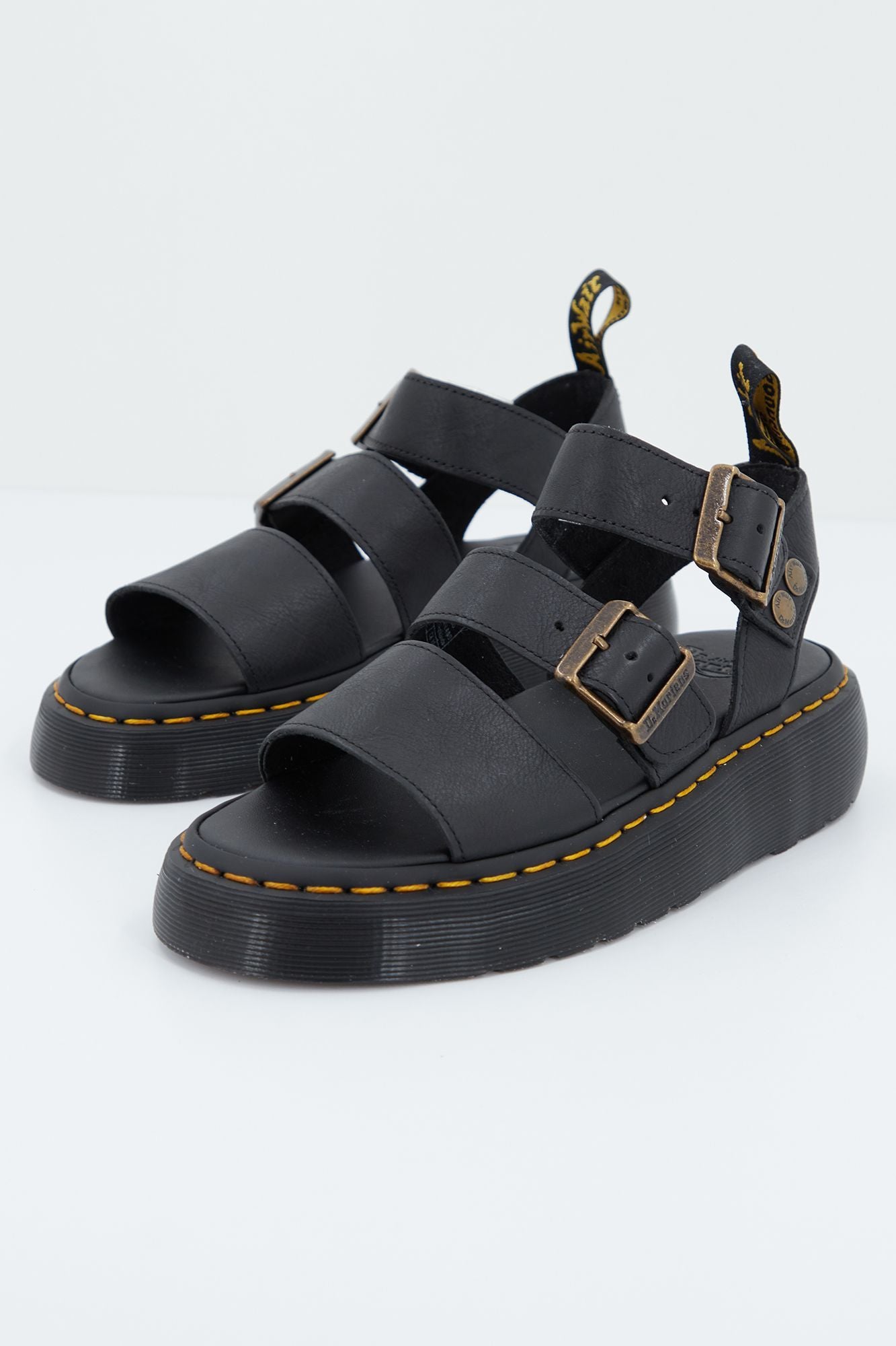 DR. MARTENS GRYPHON QUAD en color NEGRO (1)