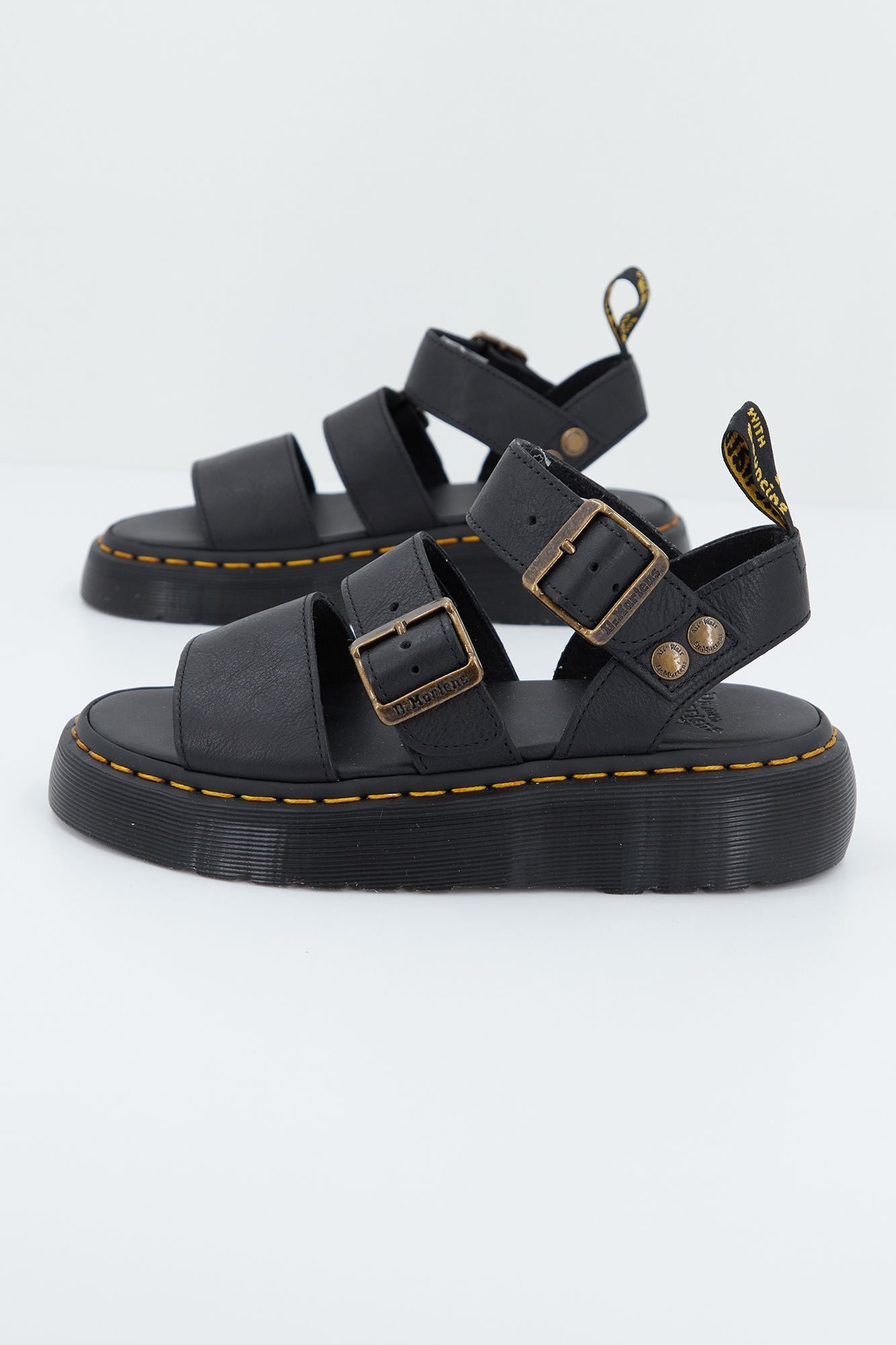 DR. MARTENS GRYPHON QUAD en color NEGRO (2)