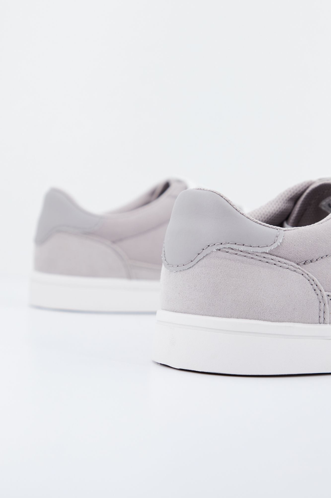 FRED PERRY DEUCE CANVAS 1964 en color GRIS (4)