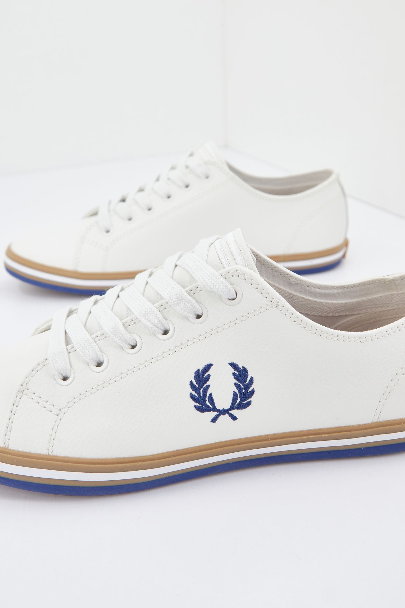FRED PERRY B7163 en color BLANCO (2)
