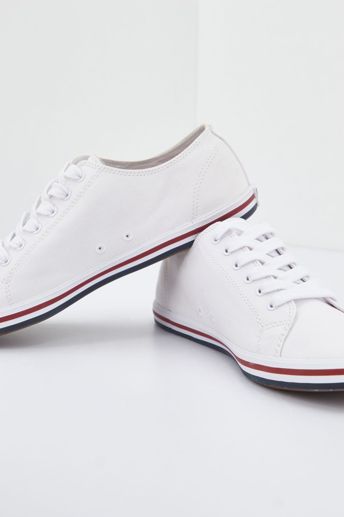FRED PERRY KINGSTON TWILL en color BLANCO (2)