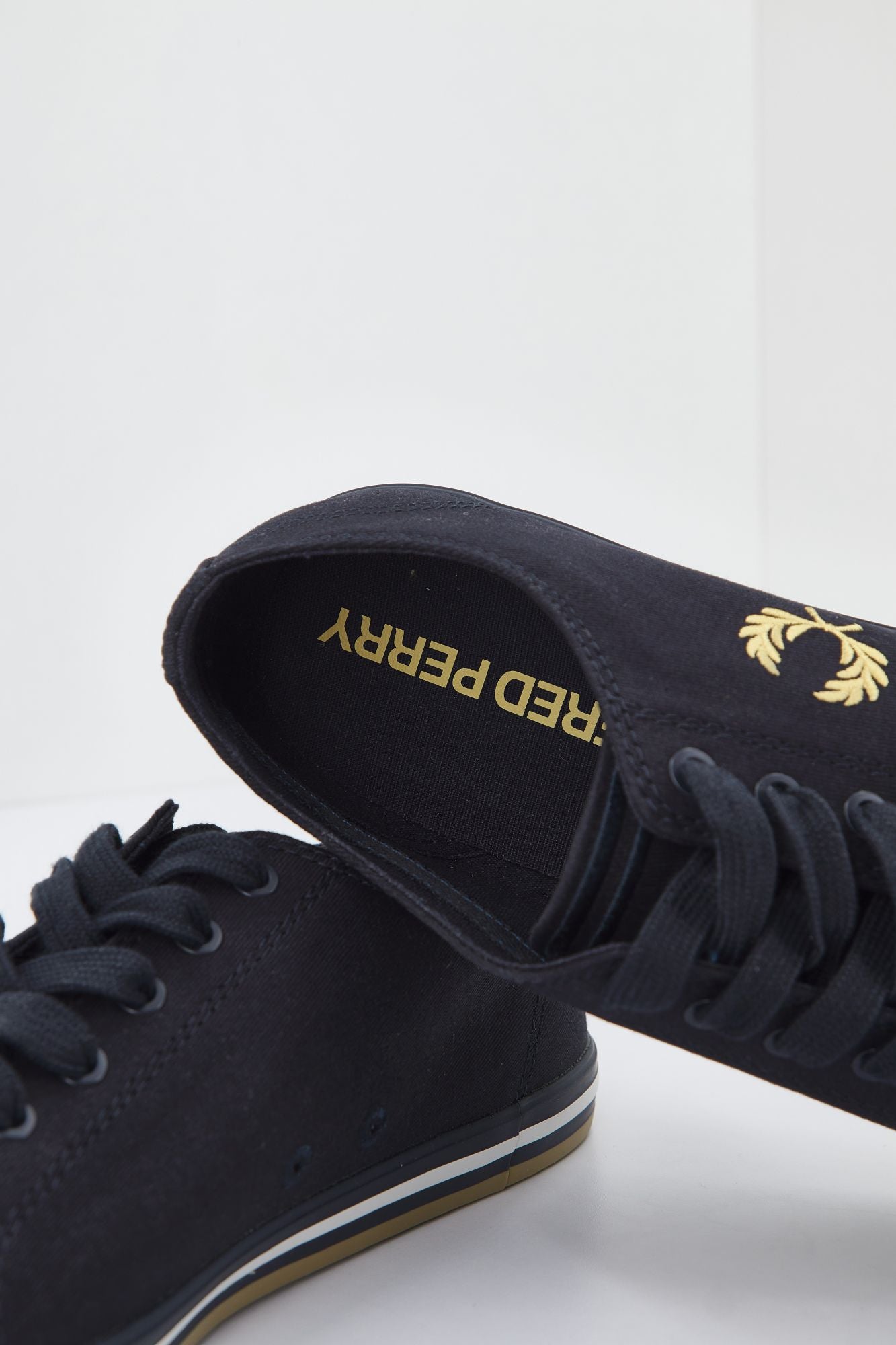 FRED PERRY KINGSTON TWILL en color AZUL (2)