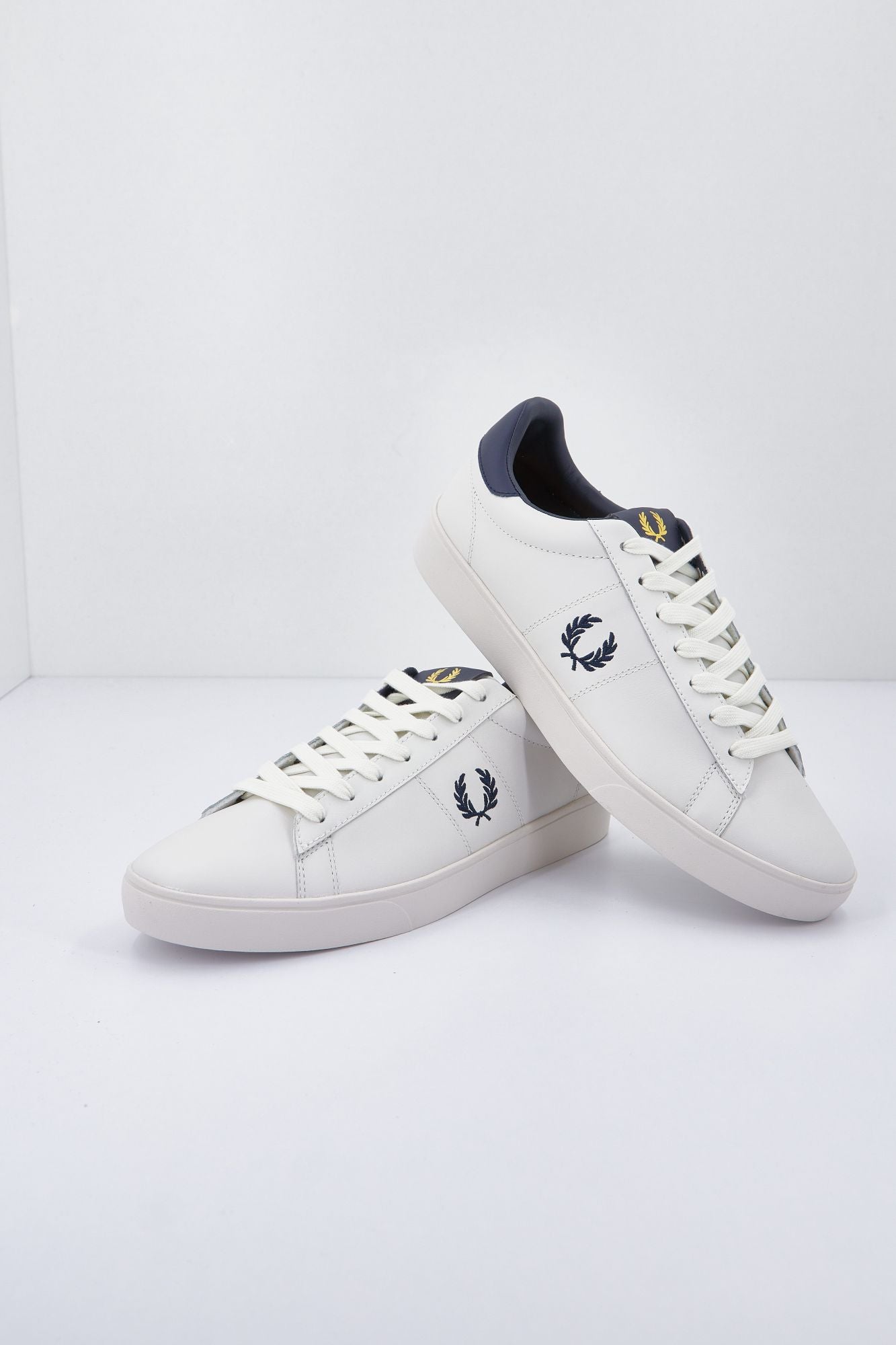 FRED PERRY B8250 en color BLANCO (2)