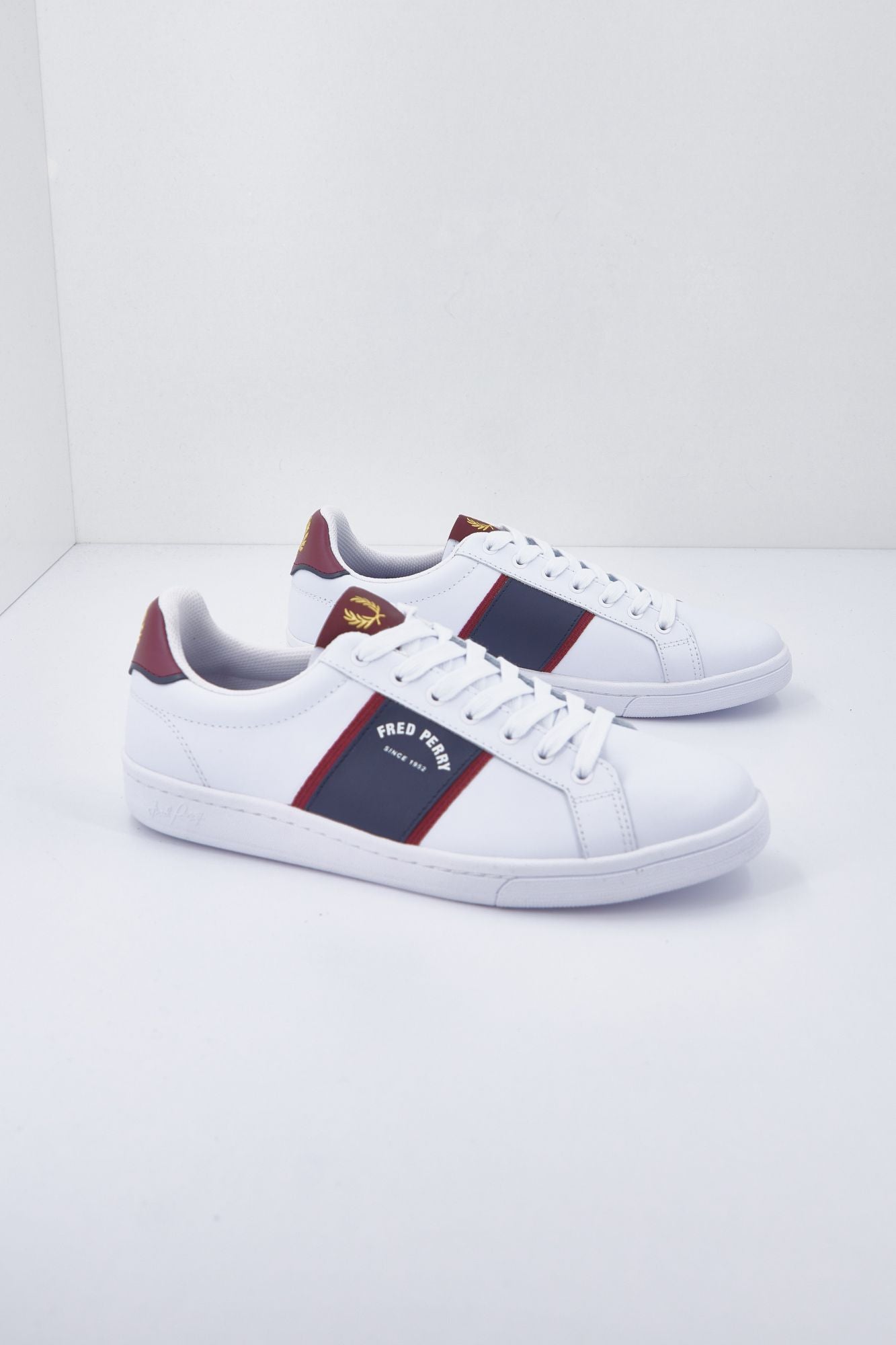 FRED PERRY B1254  en color BLANCO (3)