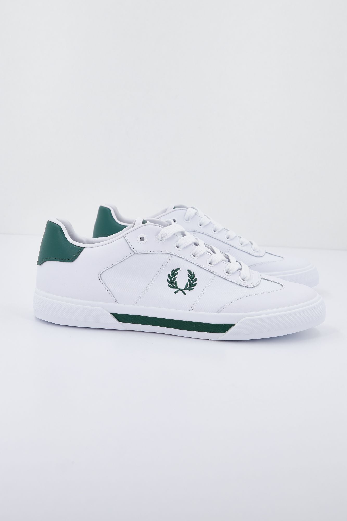 FRED PERRY  CLAY PIQUE en color BLANCO (2)