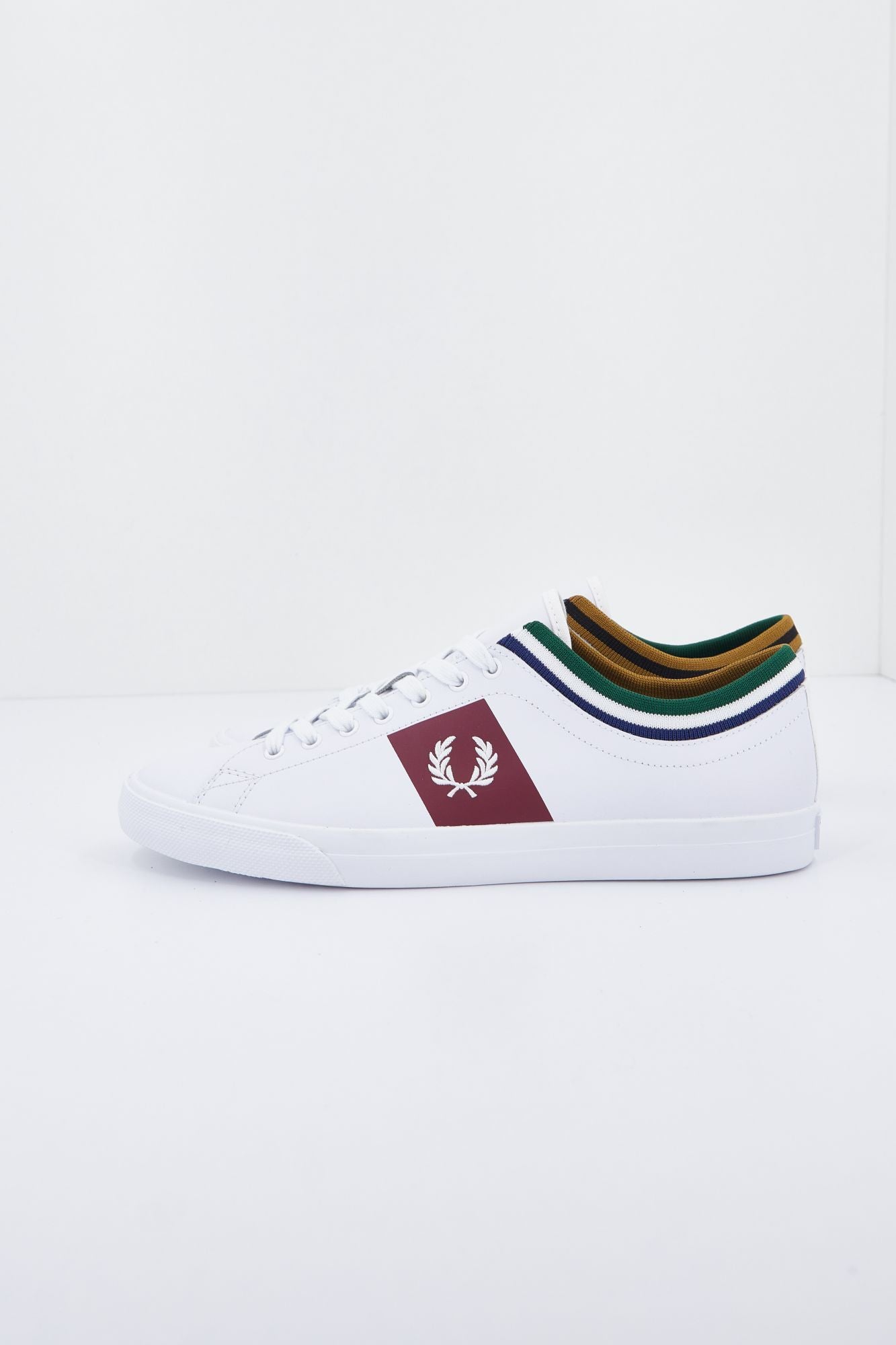 FRED PERRY B2315  en color BLANCO (1)