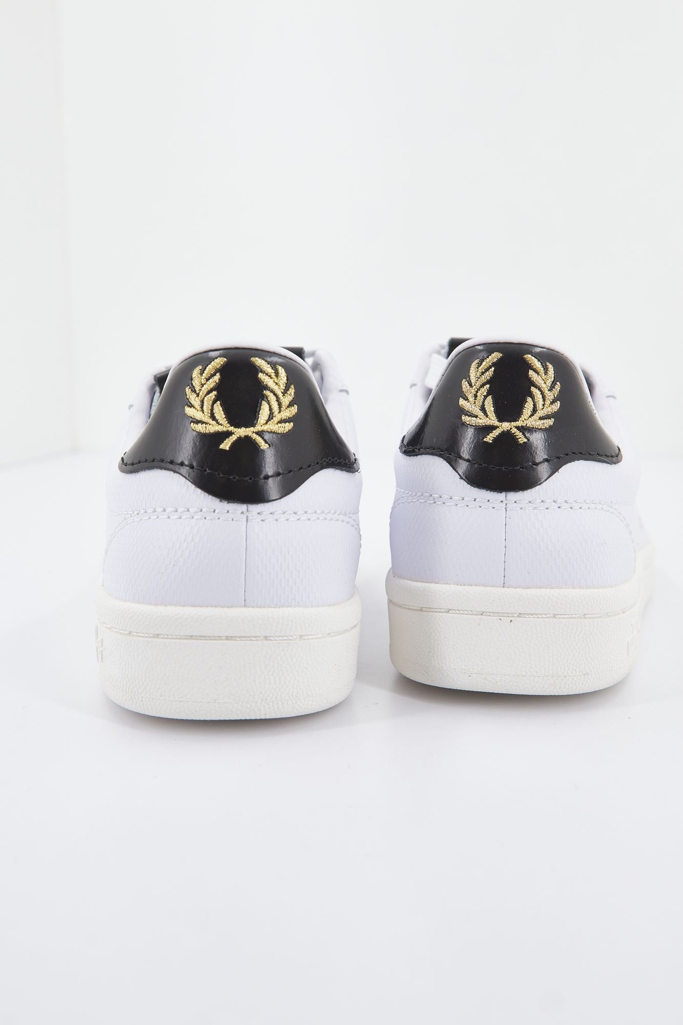 FRED PERRY B721 PIQUE en color BLANCO (3)