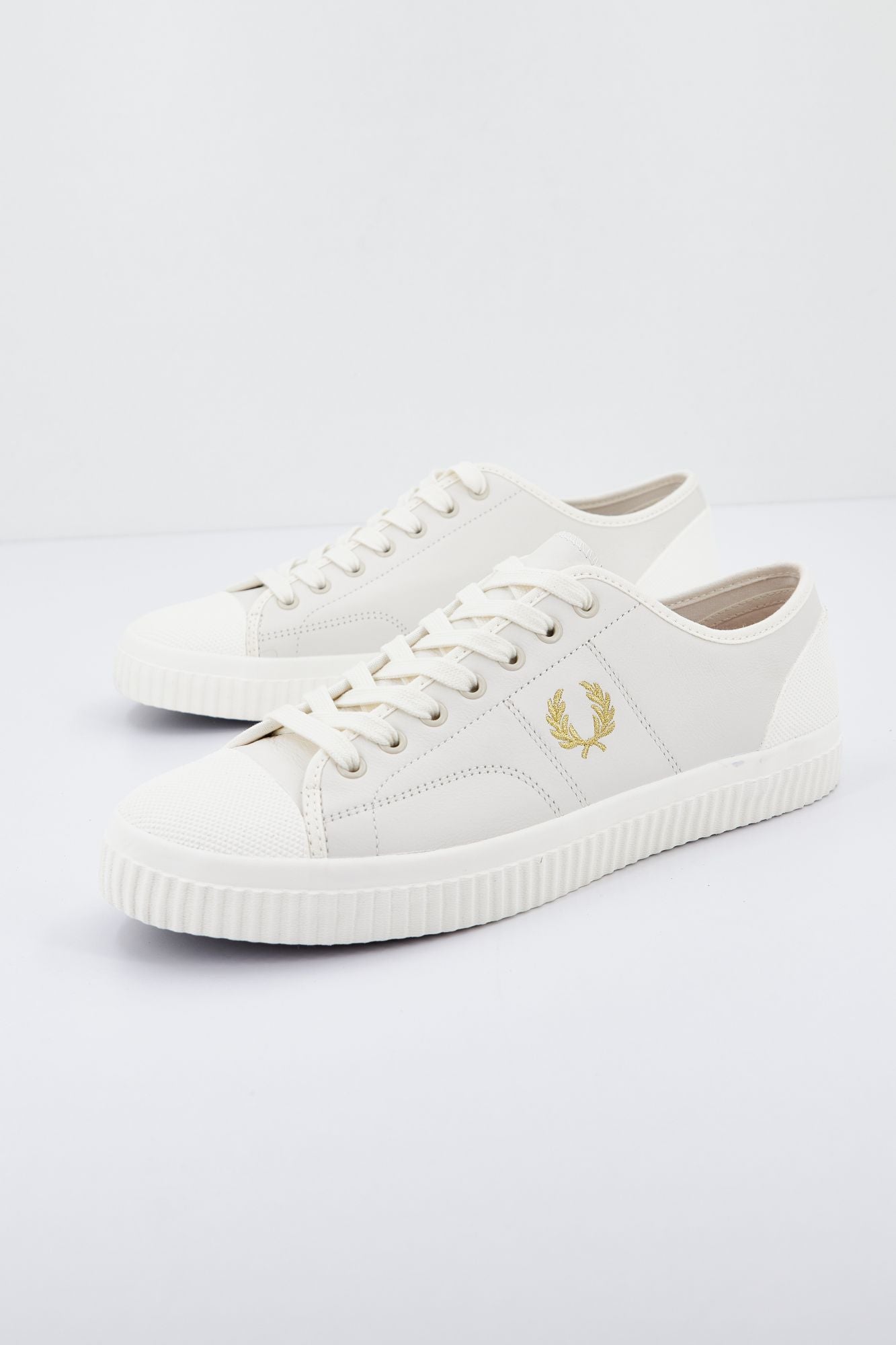 FRED PERRY  HUGHES en color BLANCO (2)