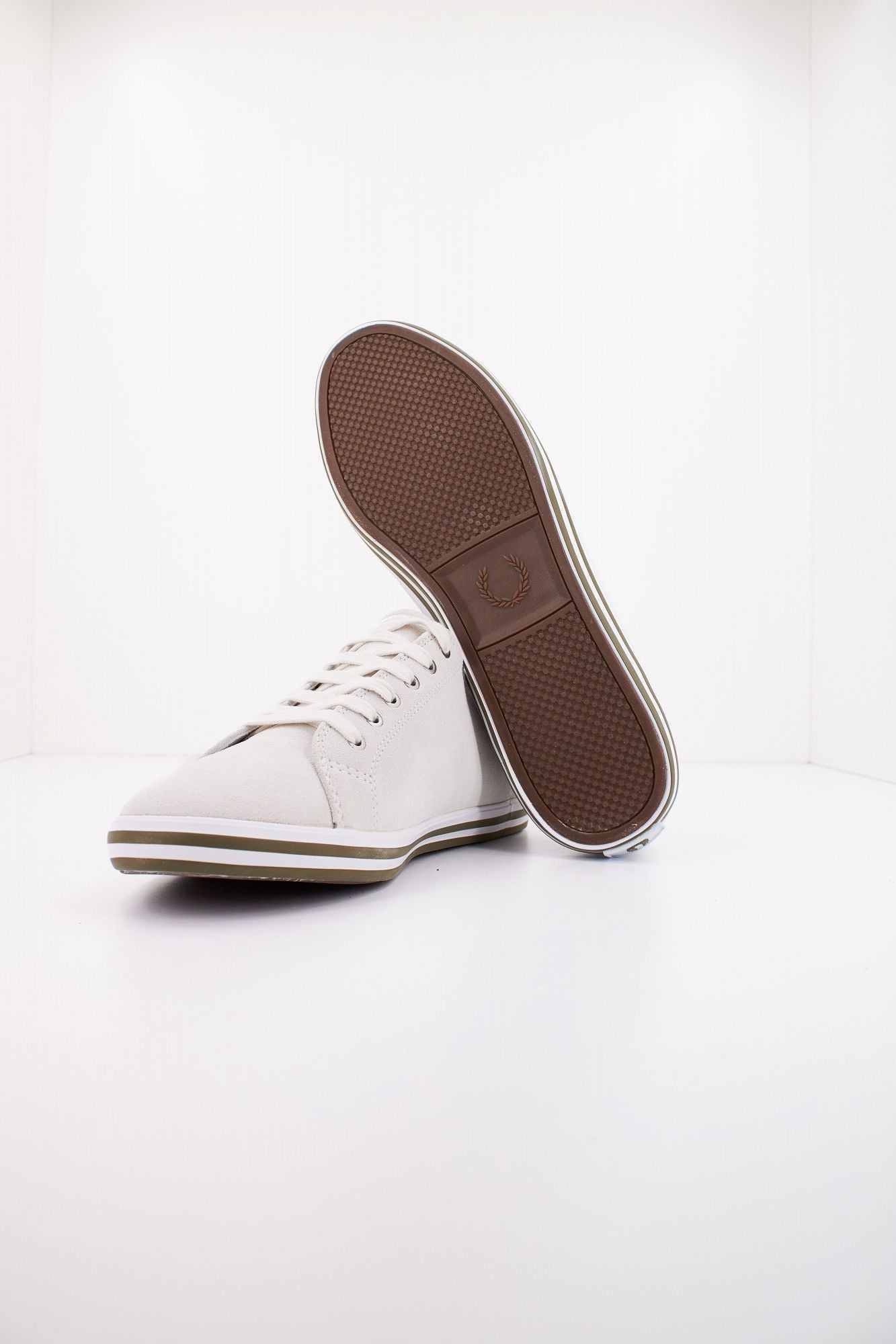 FRED PERRY KINGSTON SUEDE en color BEIS (4)