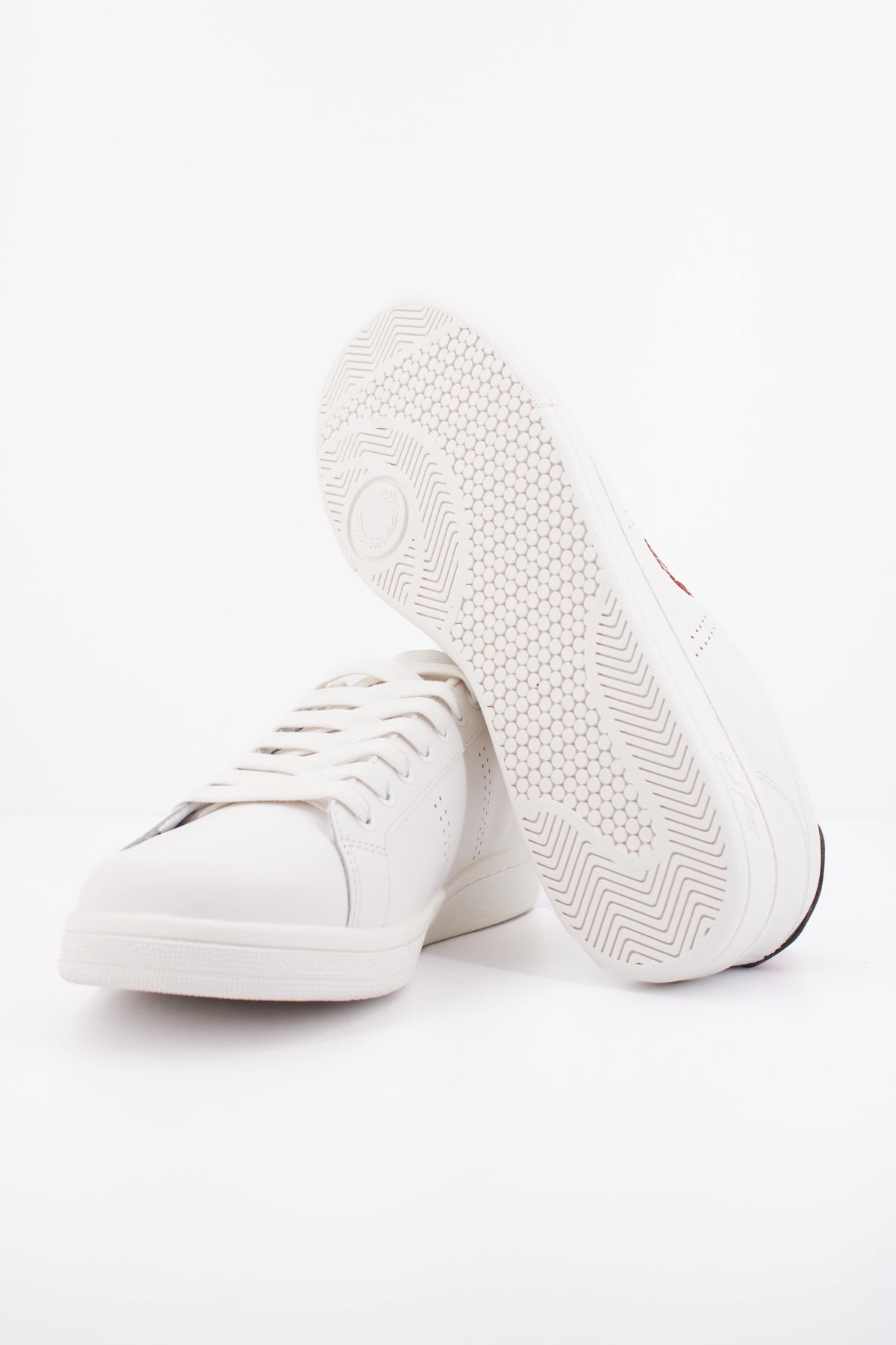 FRED PERRY  B721 LEATHER en color BLANCO (5)
