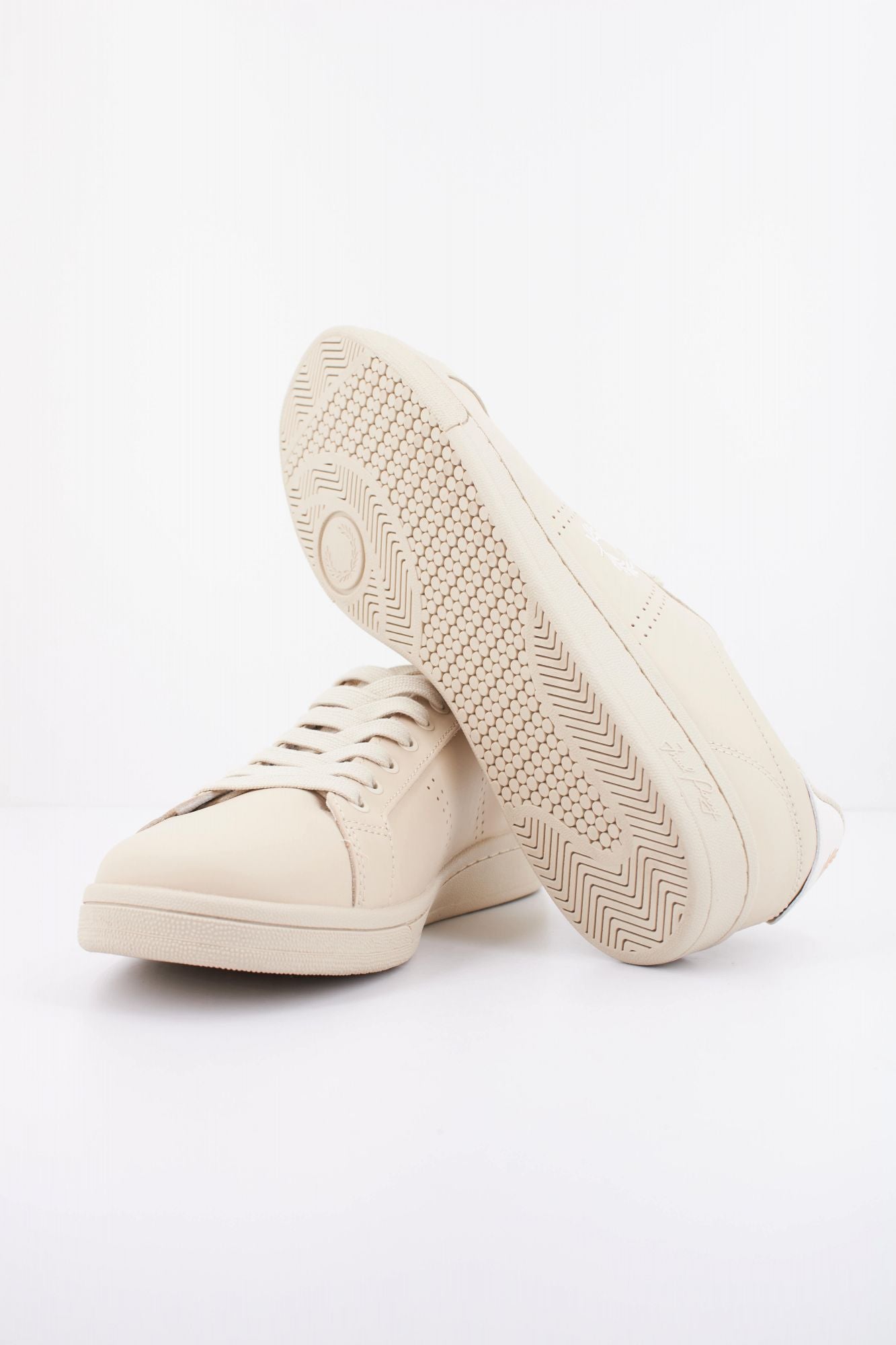 FRED PERRY  B721 LEATHER en color BEIS (5)