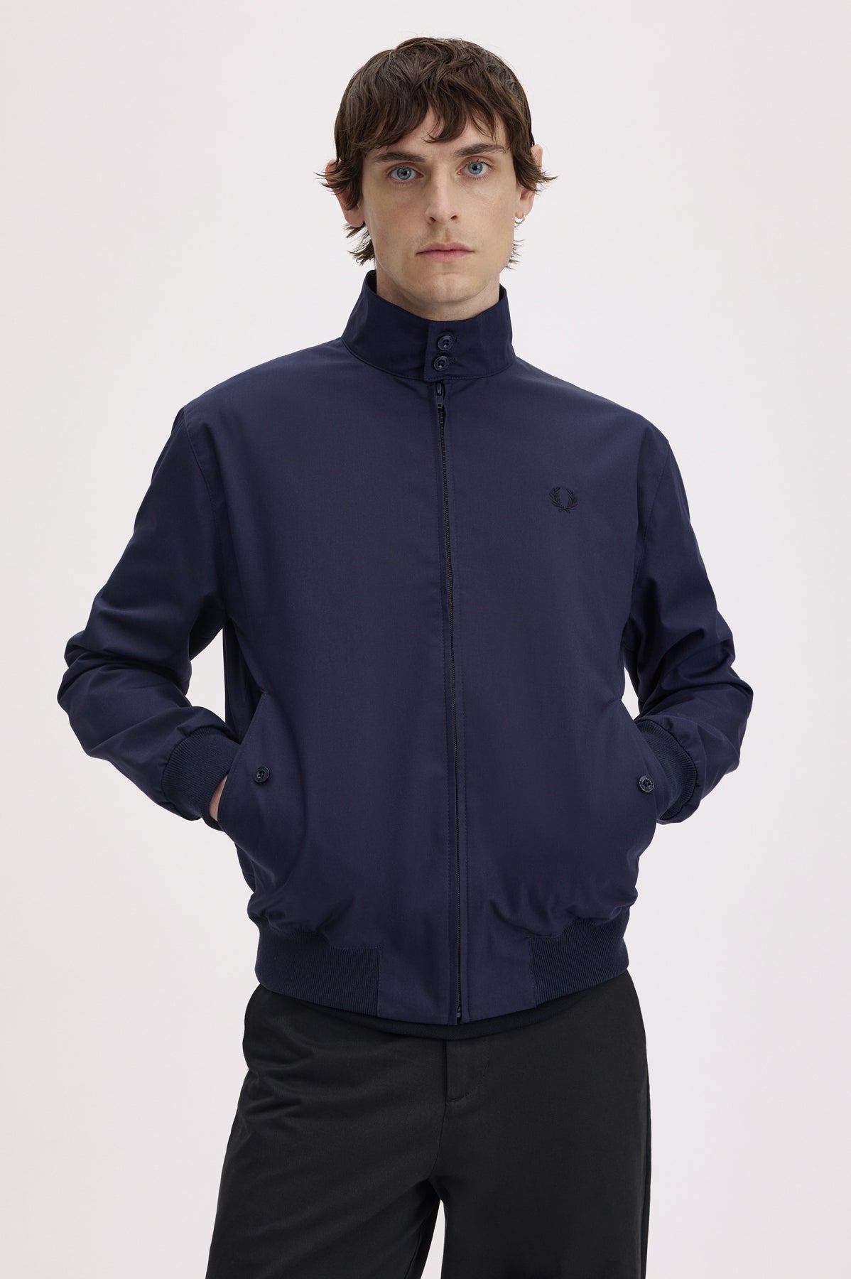 FRED PERRY HARRINGTON JACKET J7320FP en color AZUL (1)