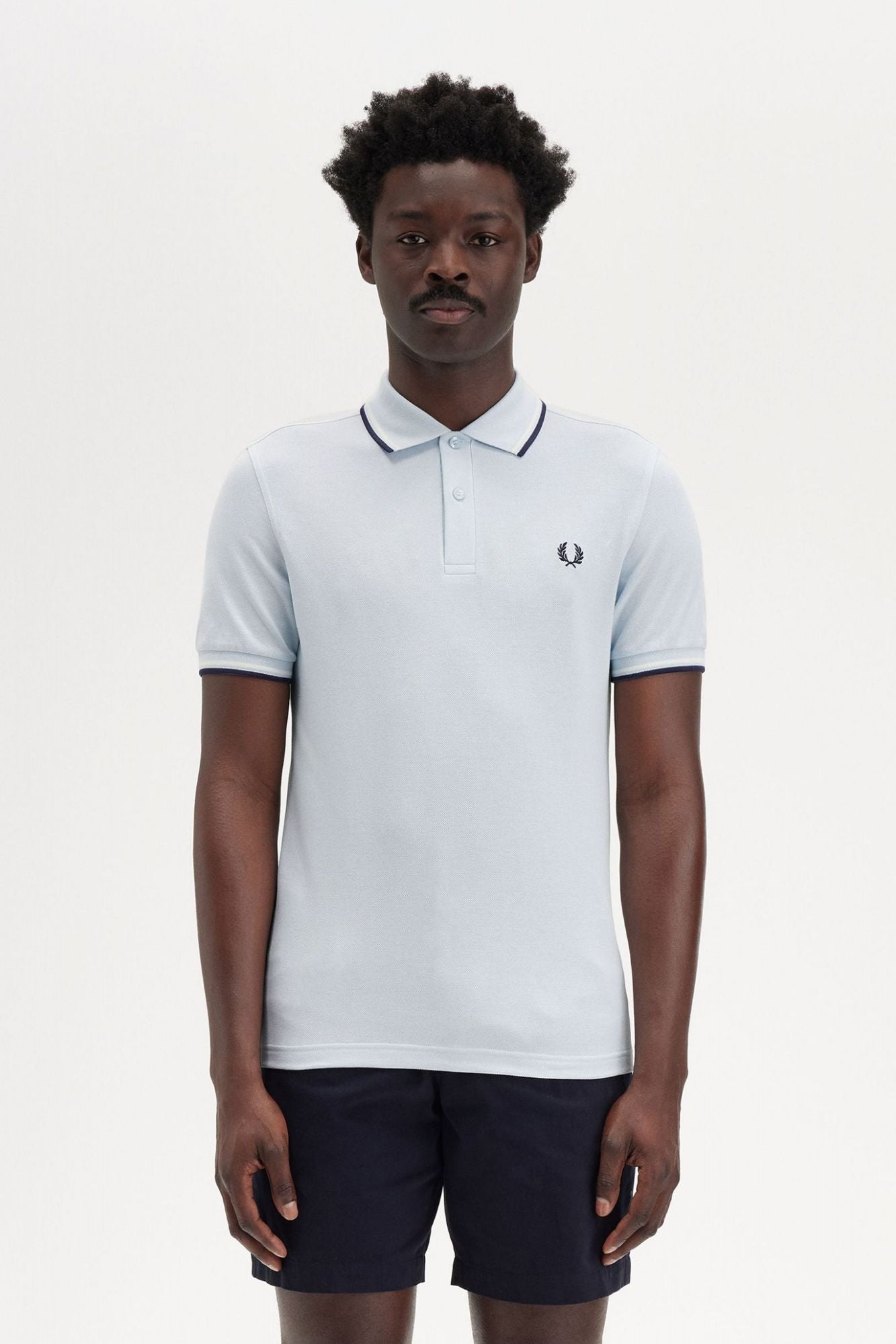 FRED PERRY TWIN TIPPED FRED PERRY SHIR en color AZUL (1)