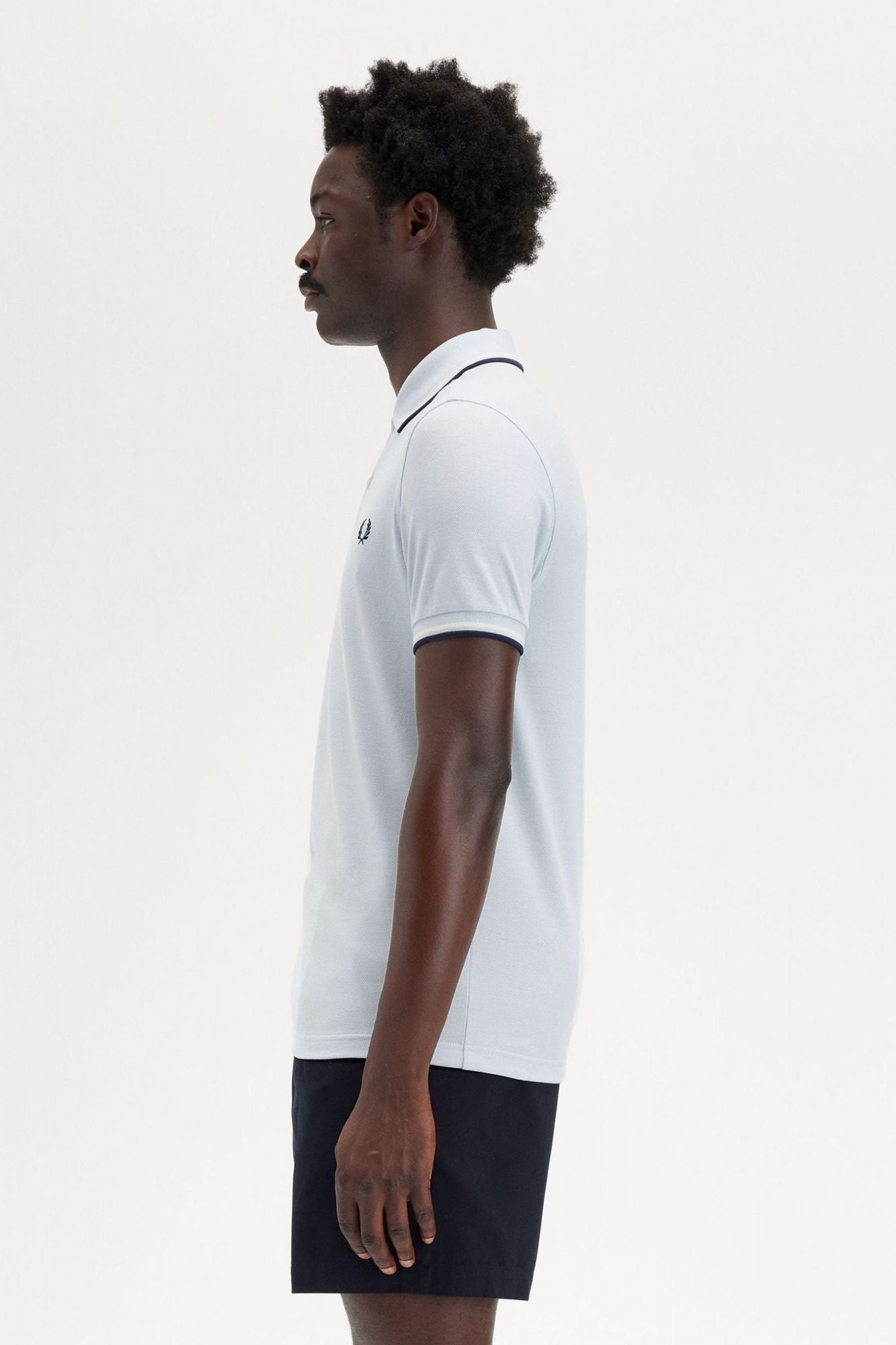 FRED PERRY TWIN TIPPED FRED PERRY SHIR en color AZUL (3)