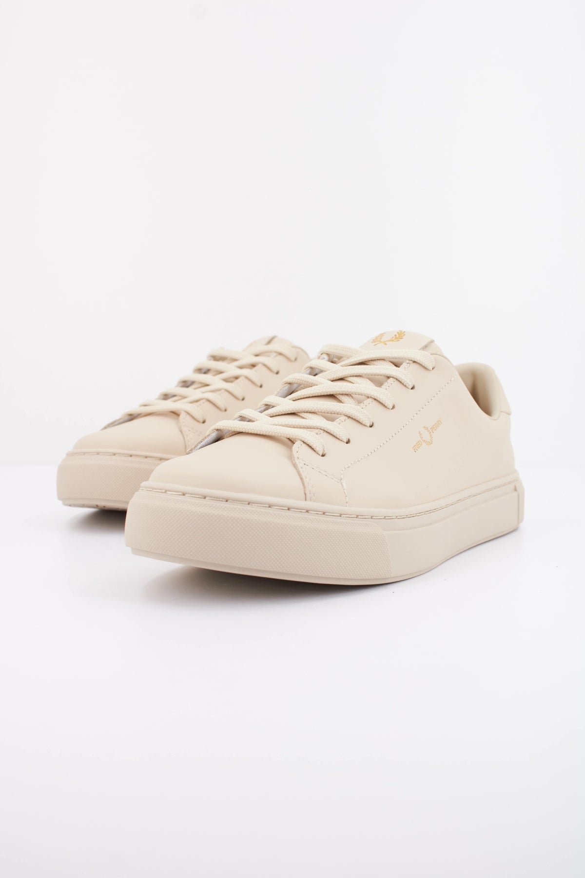FRED PERRY B71 LEATHER en color MARRON CLARO (2)