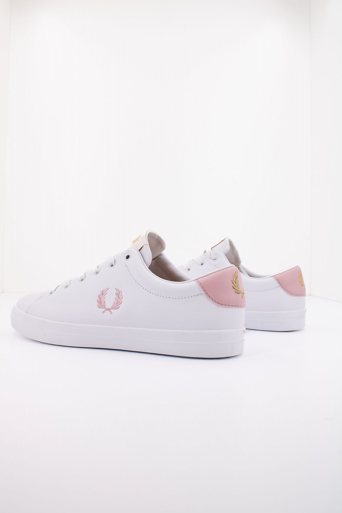 FRED PERRY LOTTIE LEATHER en color BLANCO (3)