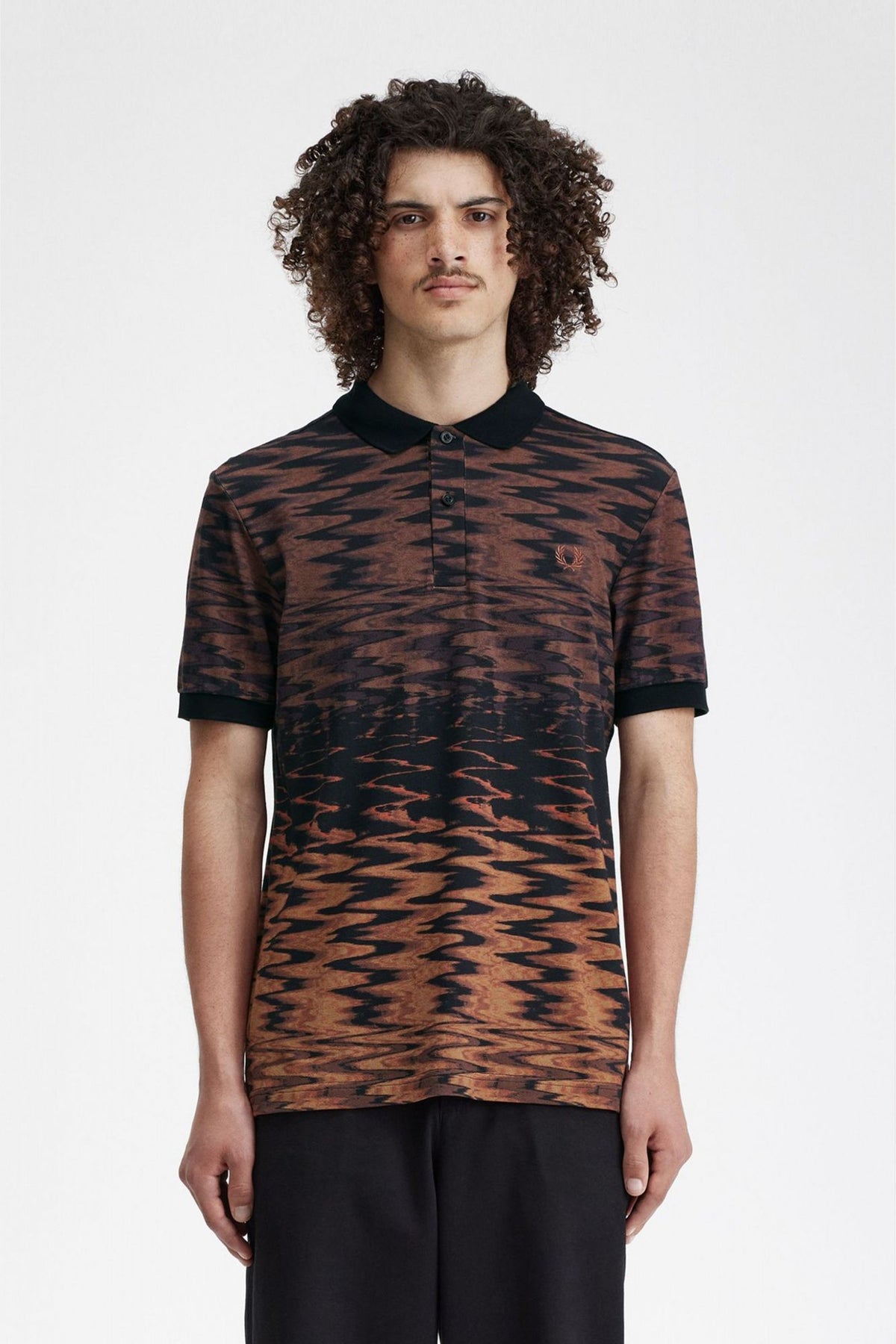 FRED PERRY WAVE GRAPHIC FP POLO SHIRT M7732FP en color NEGRO (1)