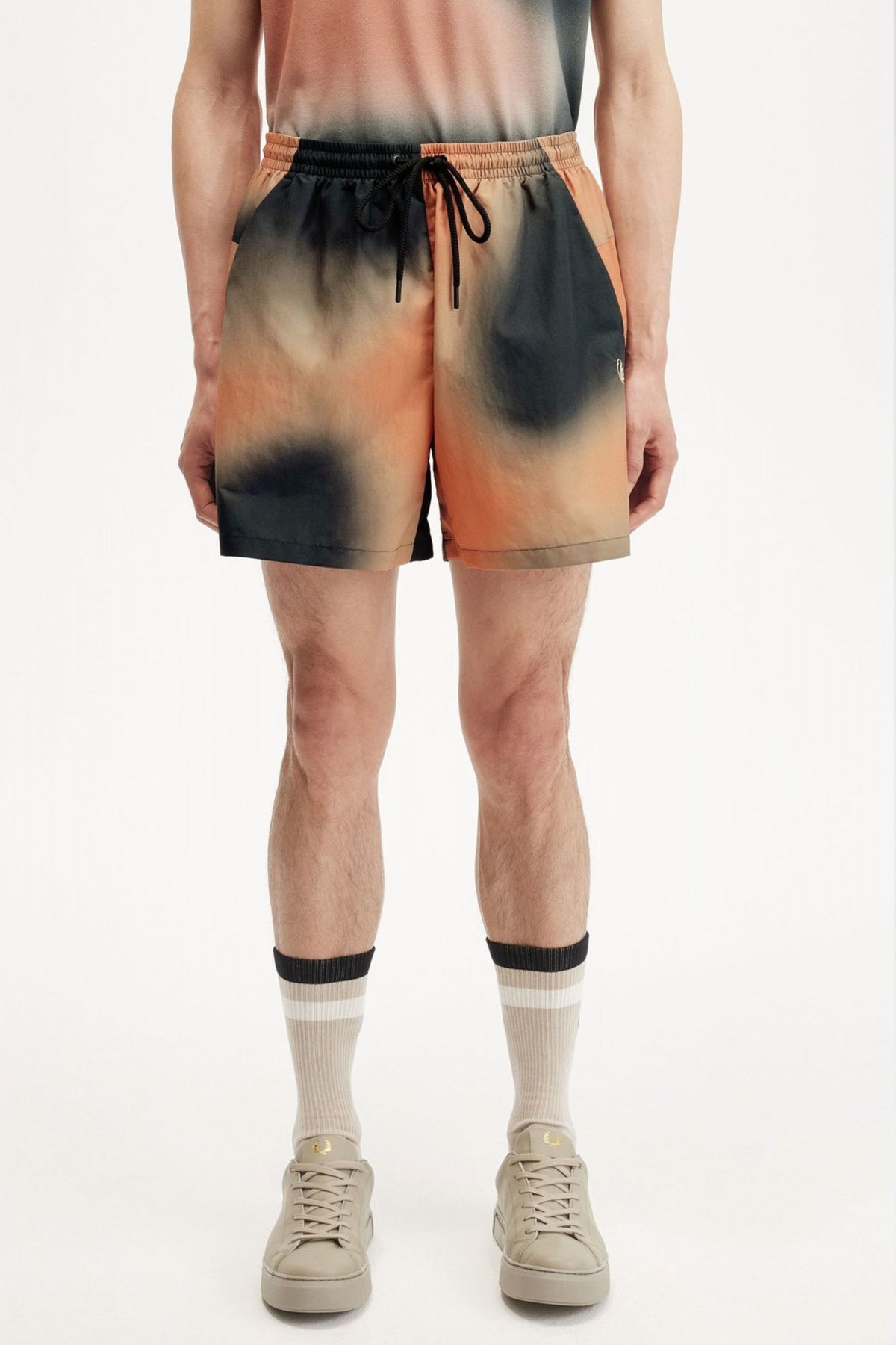 FRED PERRY PRINTED SHORT S7171FP en color NEGRO (1)