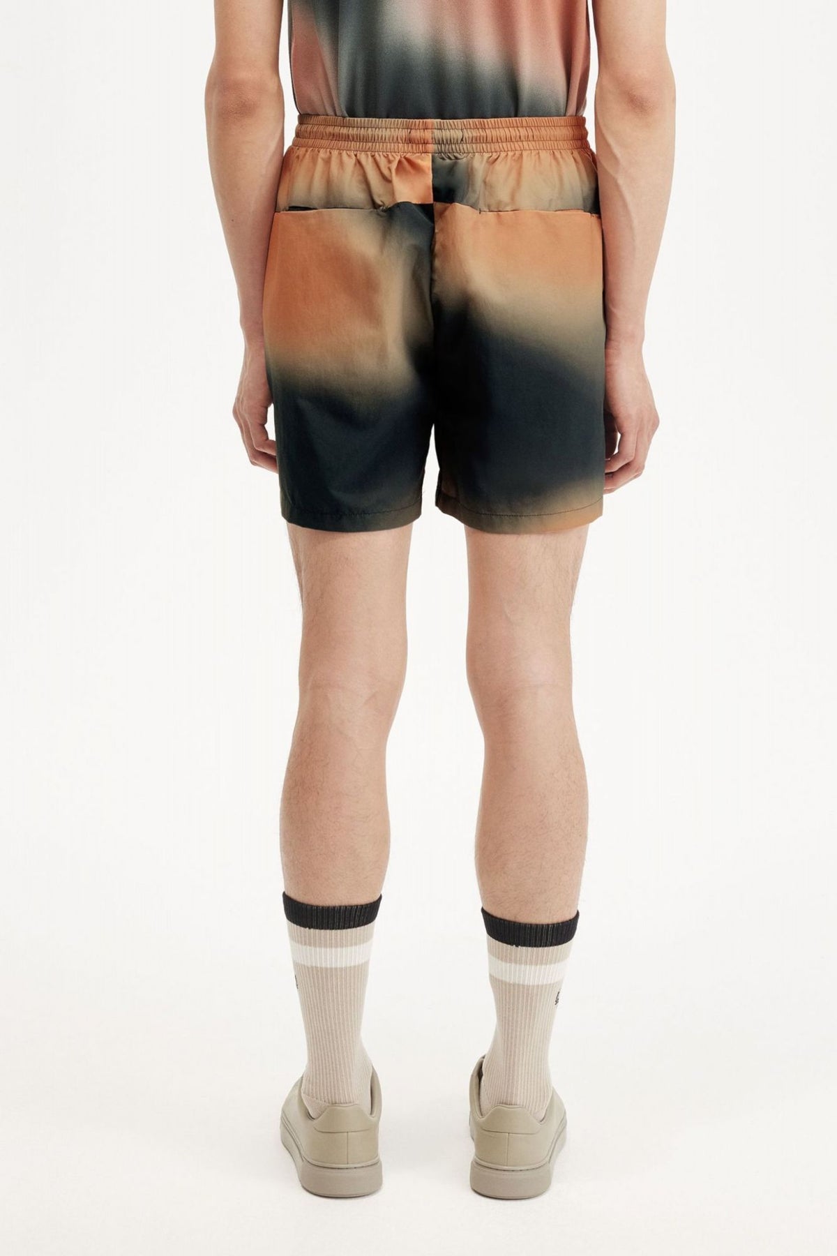 FRED PERRY PRINTED SHORT S7171FP en color NEGRO (3)