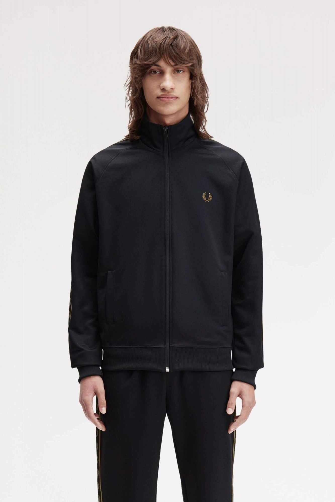FRED PERRY CONTRAST TAPE TRACK KACKET en color NEGRO (1)