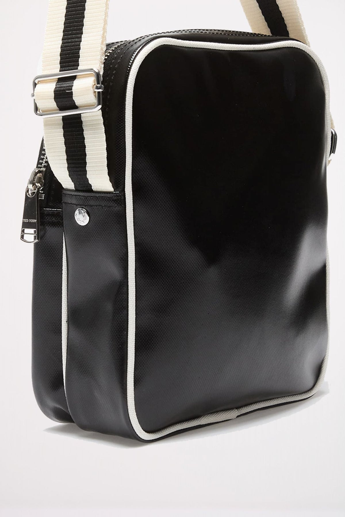 FRED PERRY CLASSIC SIDE BAG L8258FP en color NEGRO (3)