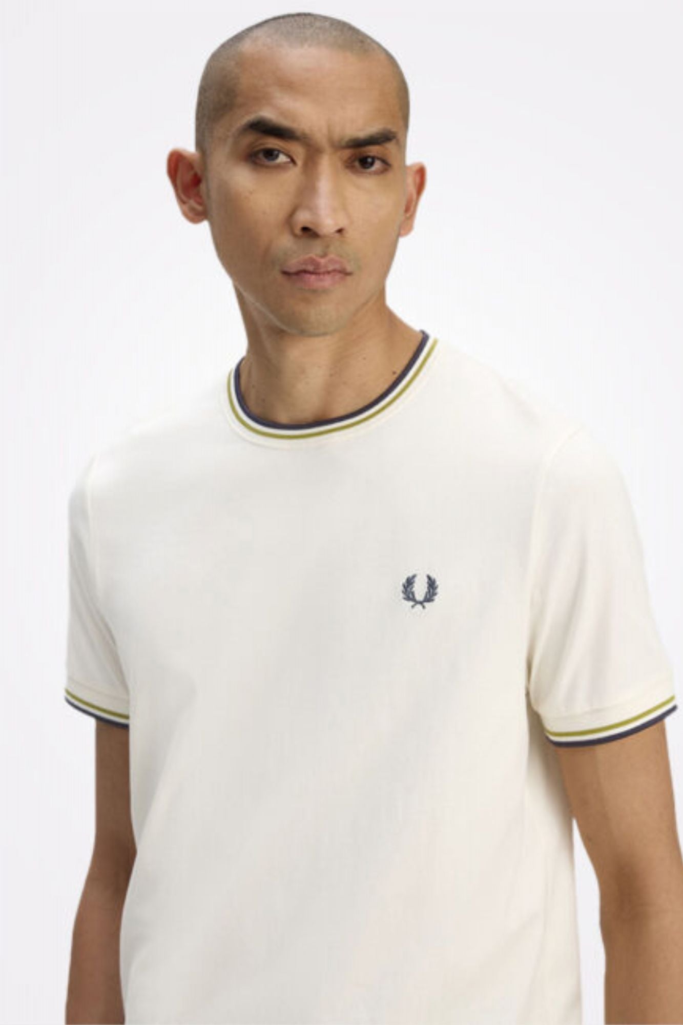 FRED PERRY  TWIN TIPPED T-SHIRT en color BEIS (1)