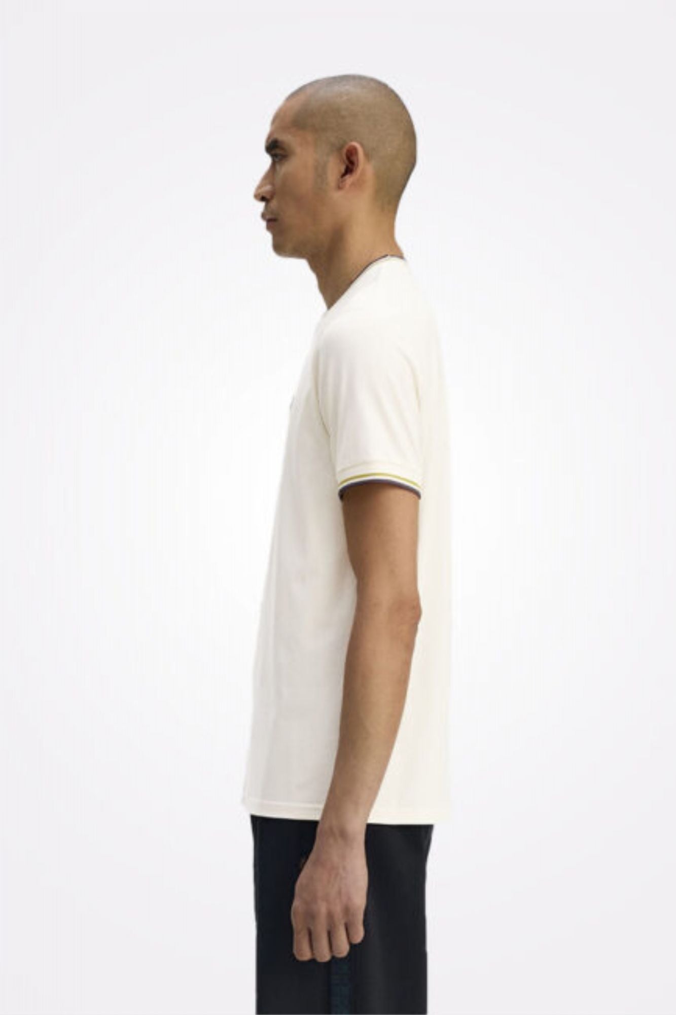 FRED PERRY  TWIN TIPPED T-SHIRT en color BEIS (4)