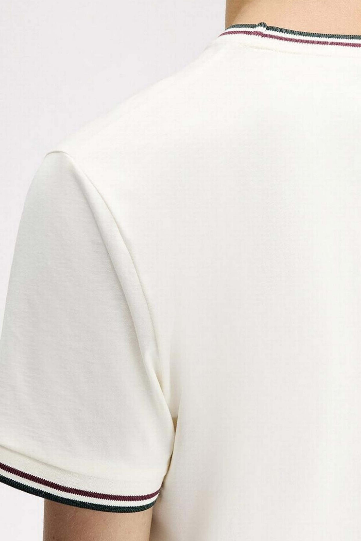 FRED PERRY  TWIN TIPPED T-SHIRT en color BLANCO (4)