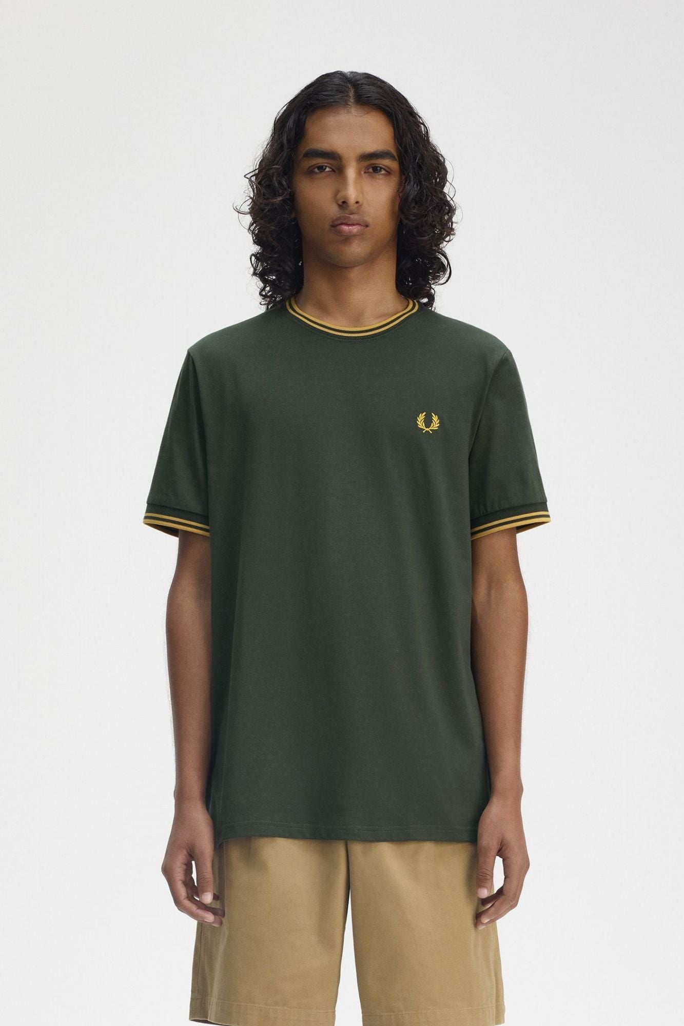 FRED PERRY TWIN TIPPED T-SHIRT en color VERDE (1)