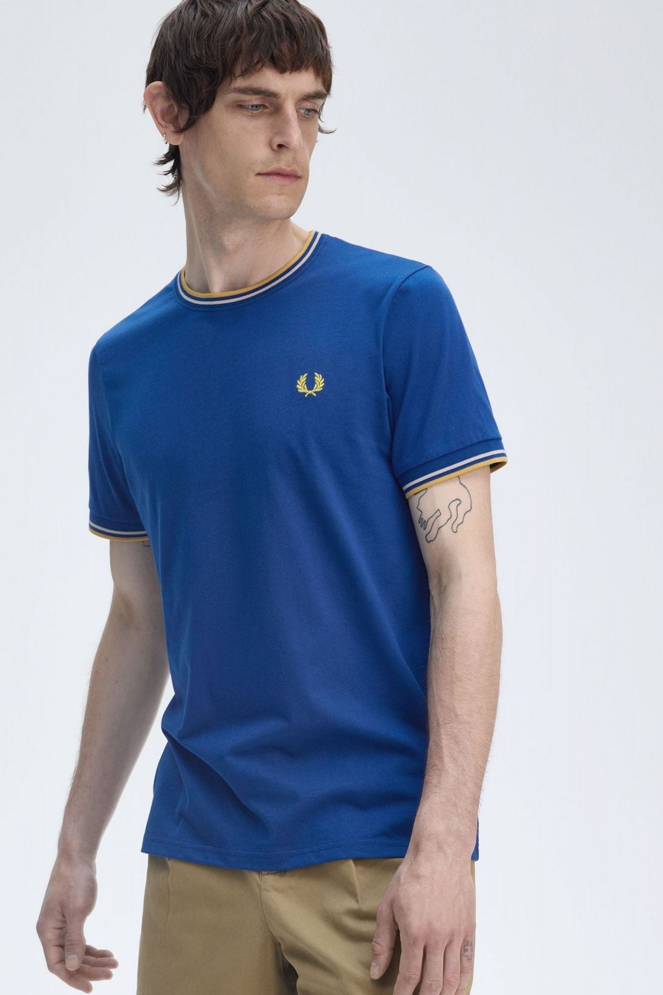 FRED PERRY  TWIN TIPPED T-SHIRT en color AZUL (4)