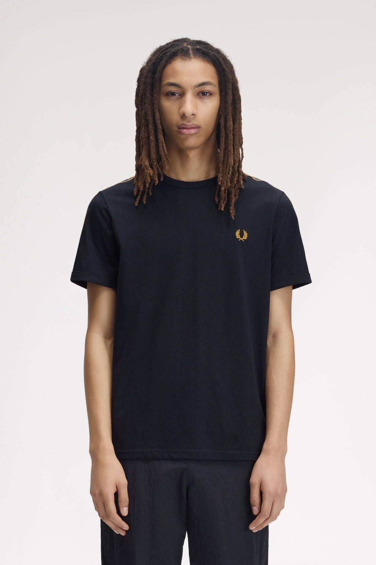 FRED PERRY M4613FP CONTRAST TAPE RINGER en color  (1)