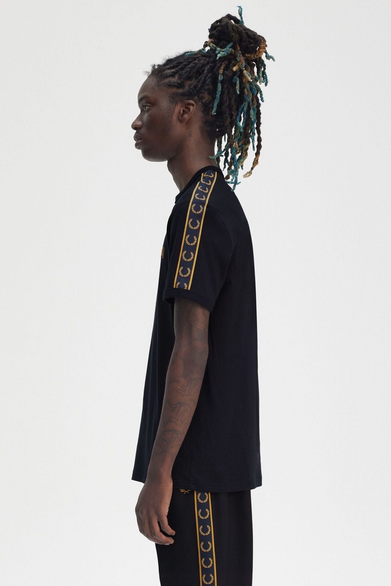 FRED PERRY CONTRAST TAPE RINGER T-SHIR en color AZUL (4)