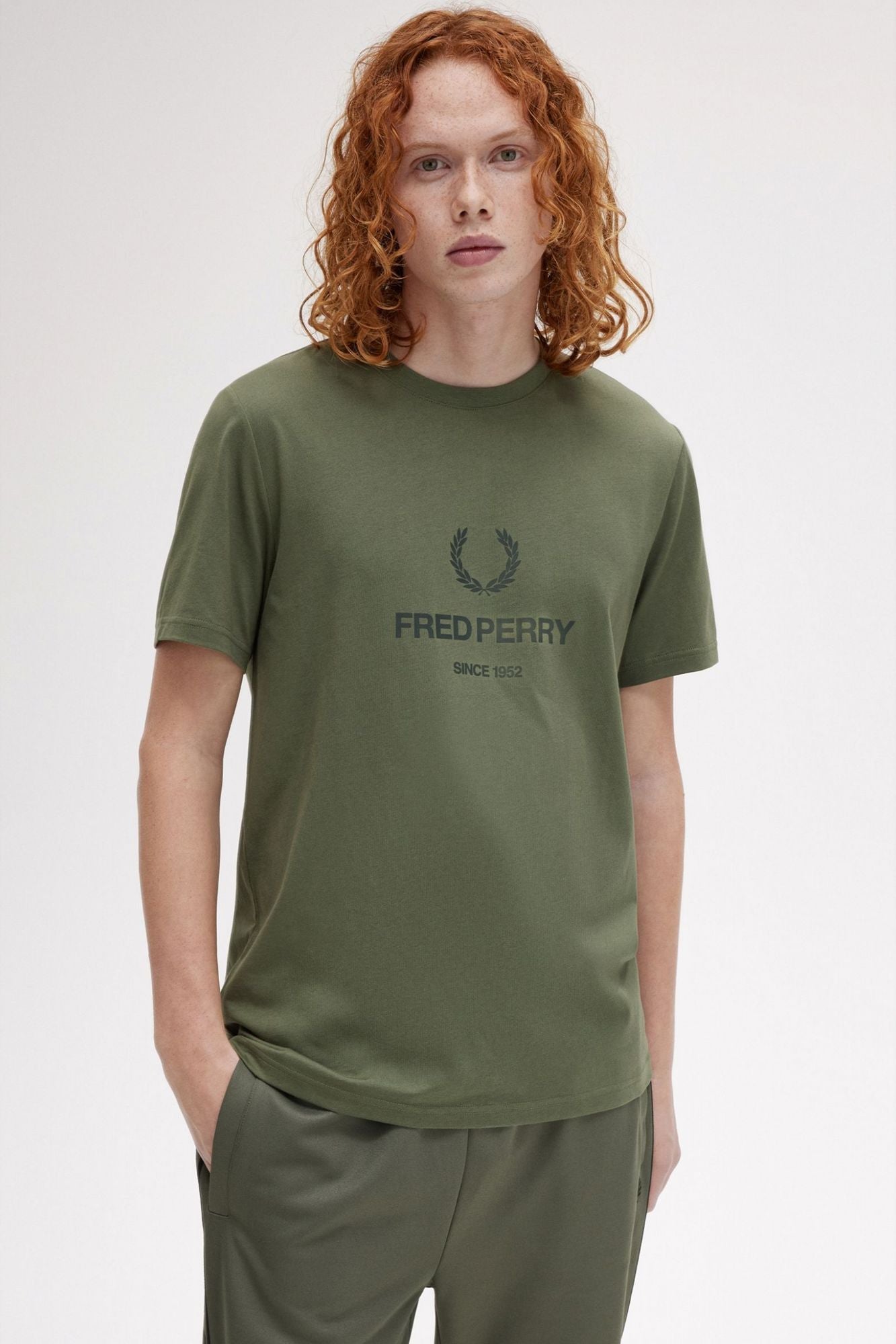 FRED PERRY M8588FP  en color VERDE (4)