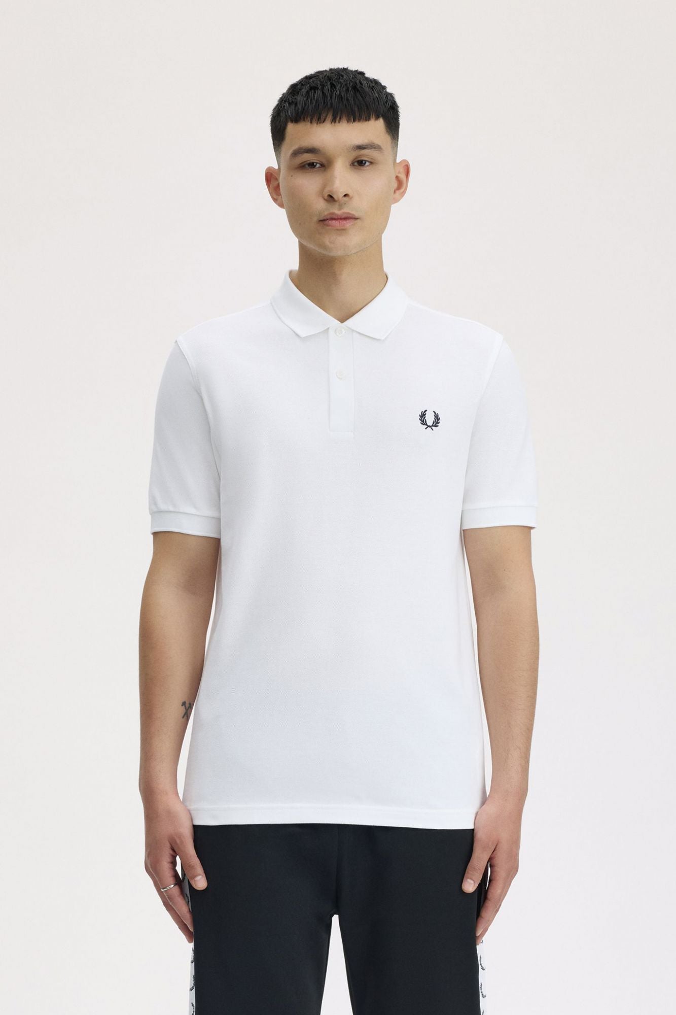 FRED PERRY  PLAIN FRED PERRY SHIRT en color BLANCO (1)