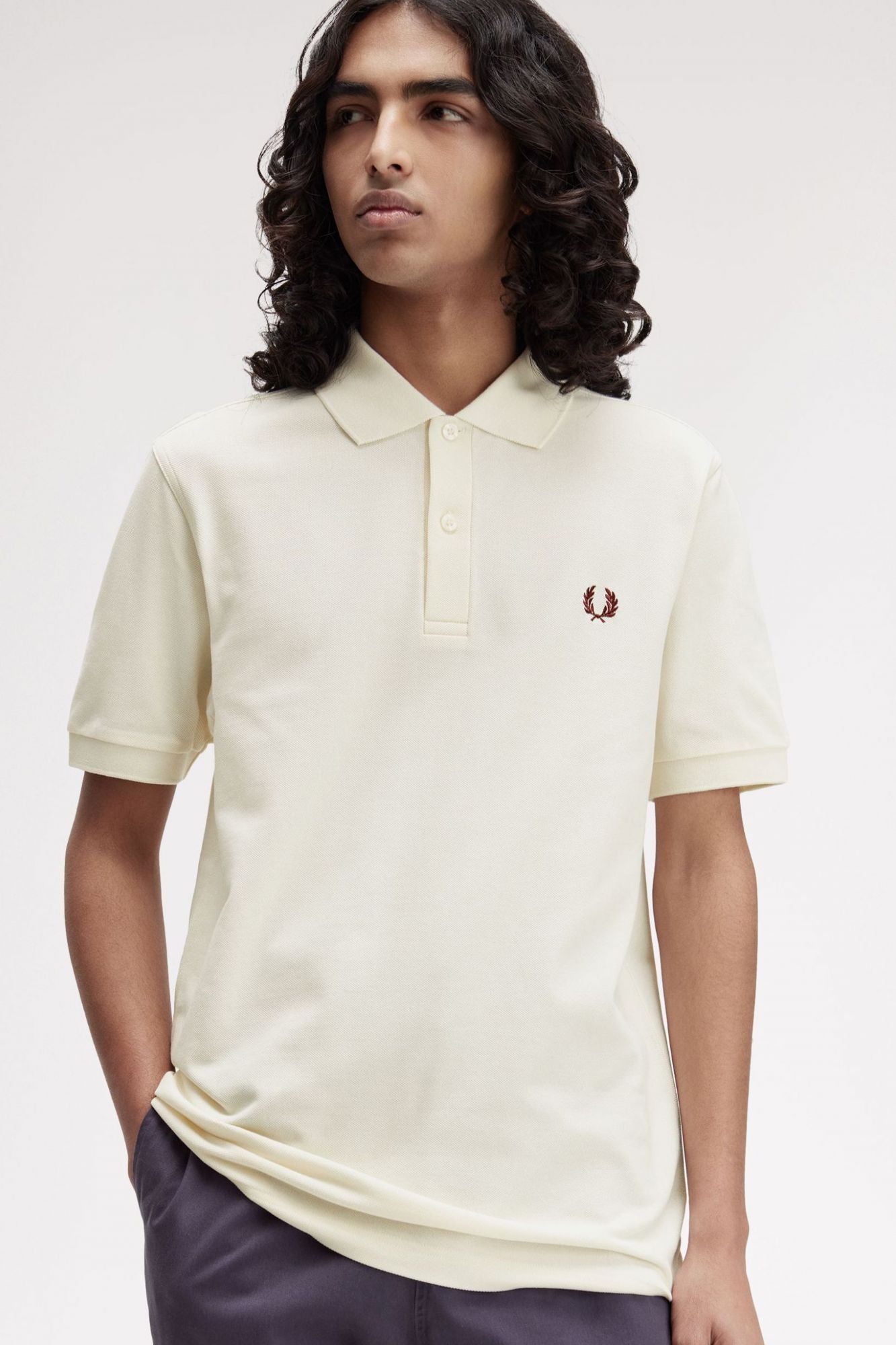 FRED PERRY  PLAIN FRED PERRY SHIRT en color BEIS (4)