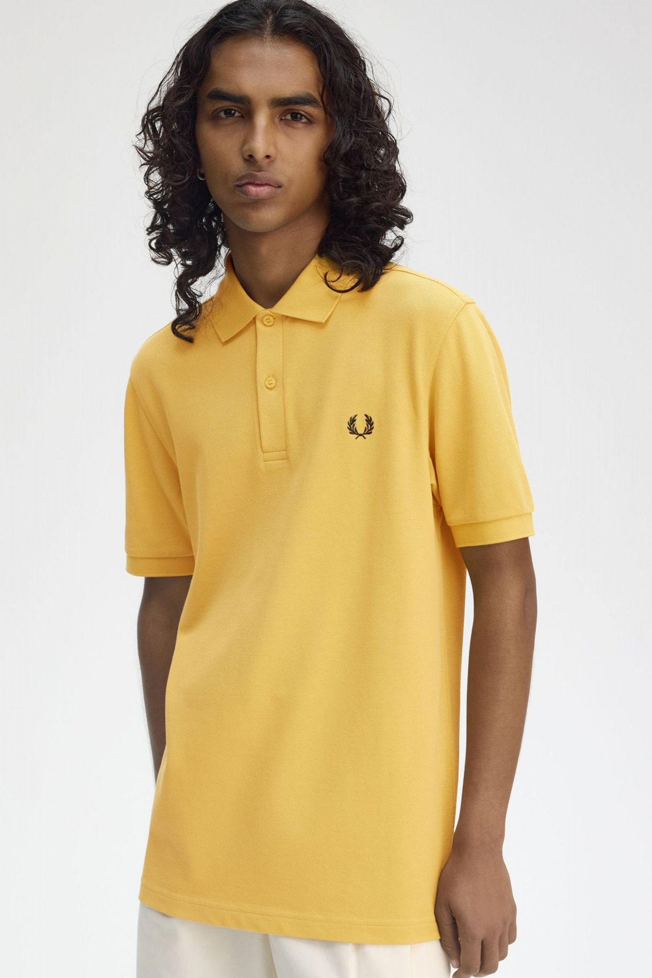 FRED PERRY  PLAIN FRED PERRY SHIRT en color AMARILLO (4)