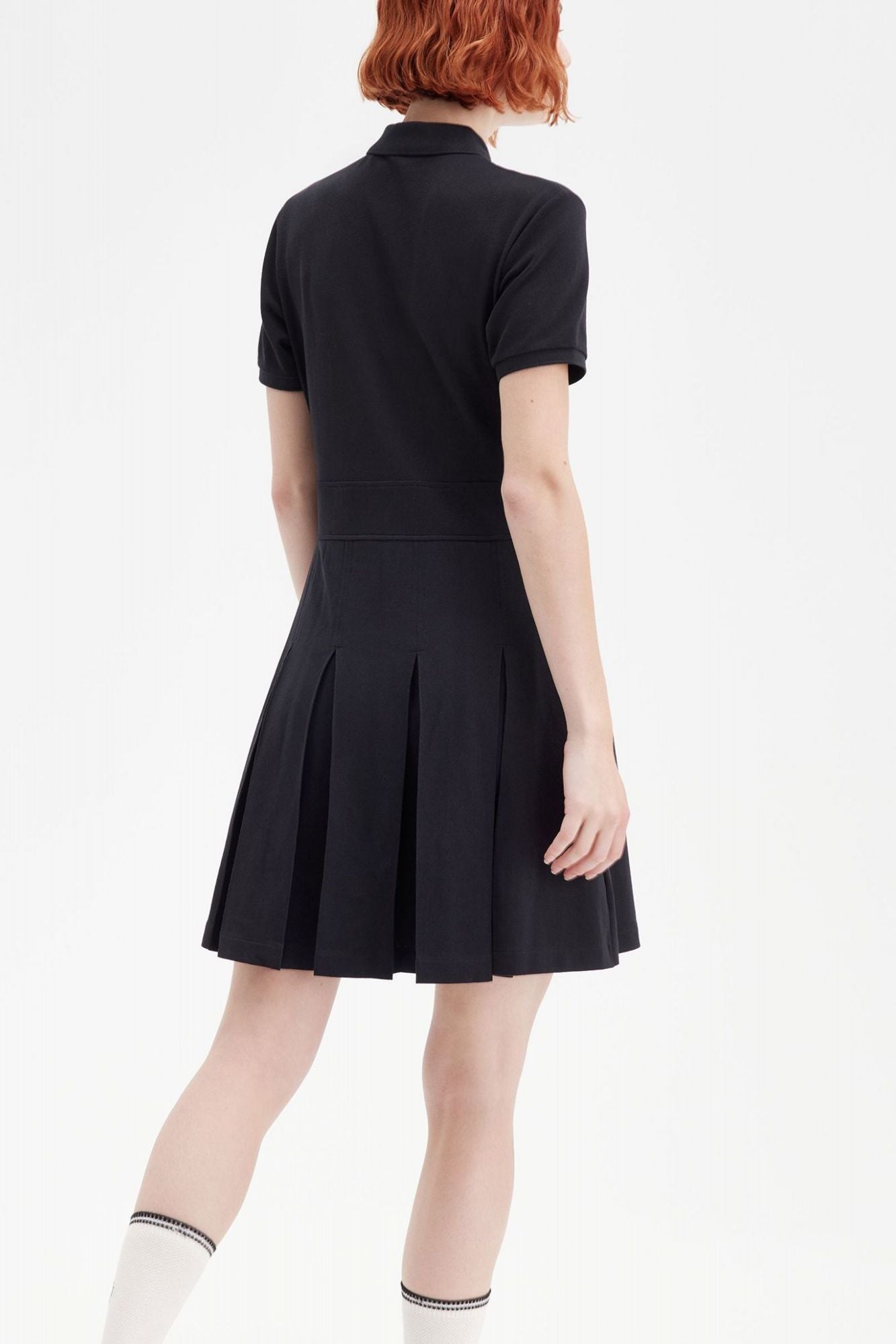 FRED PERRY PLEATED TENNIS DRESS en color NEGRO (3)
