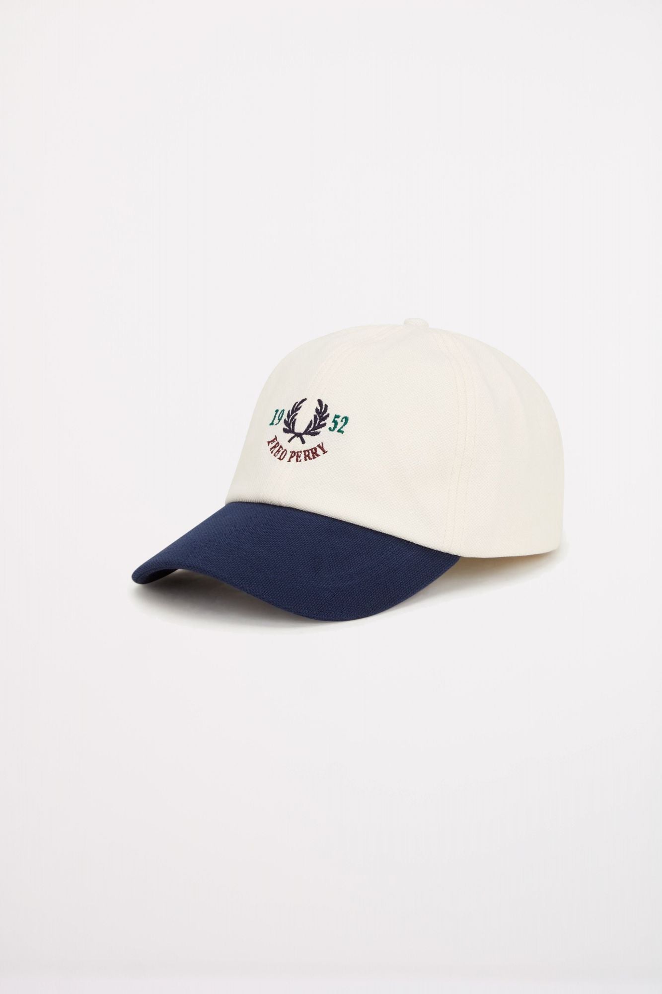 FRED PERRY GRAPHIC PIQUE CAP en color BLANCO (1)