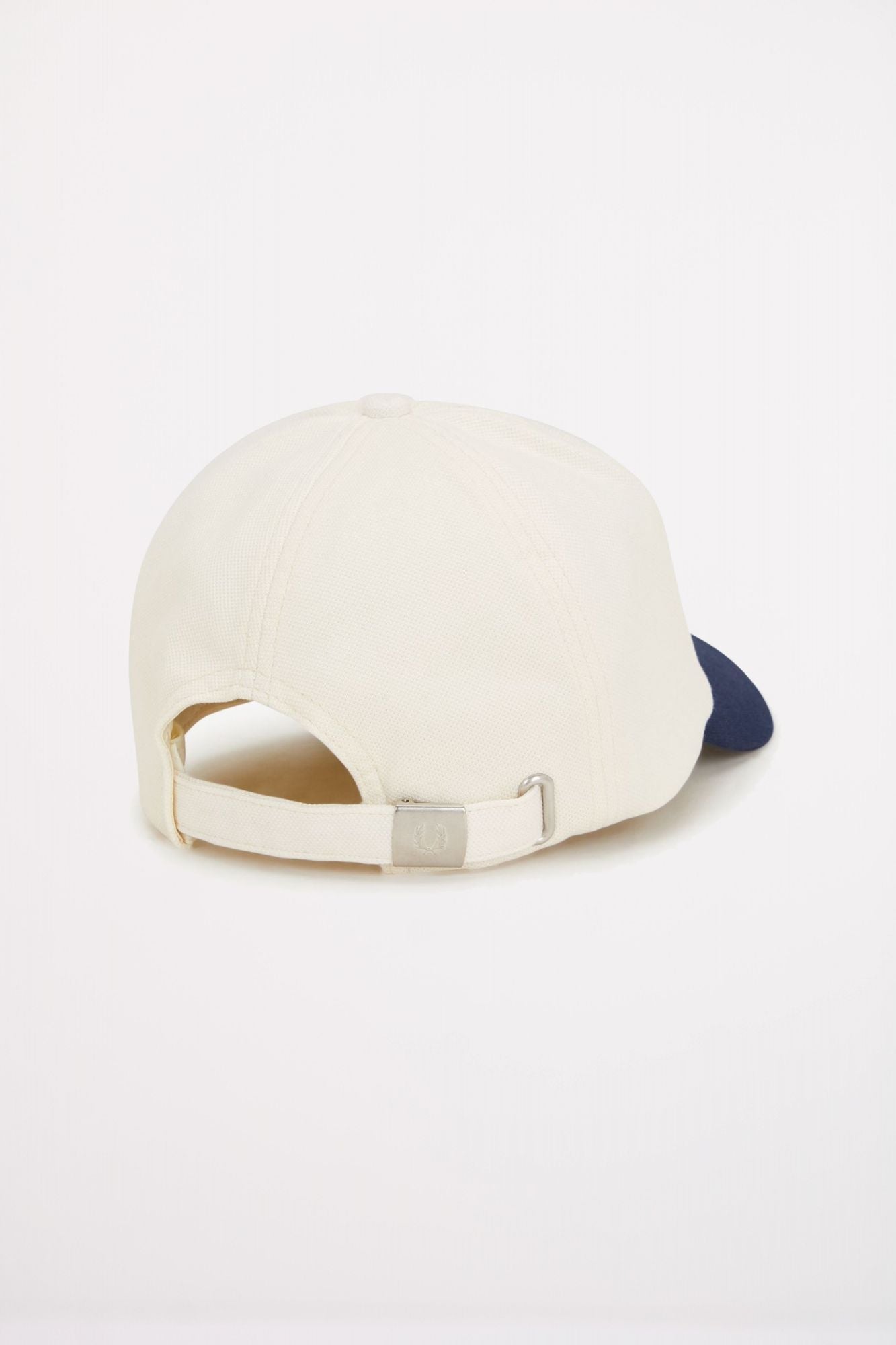 FRED PERRY GRAPHIC PIQUE CAP en color BLANCO (2)