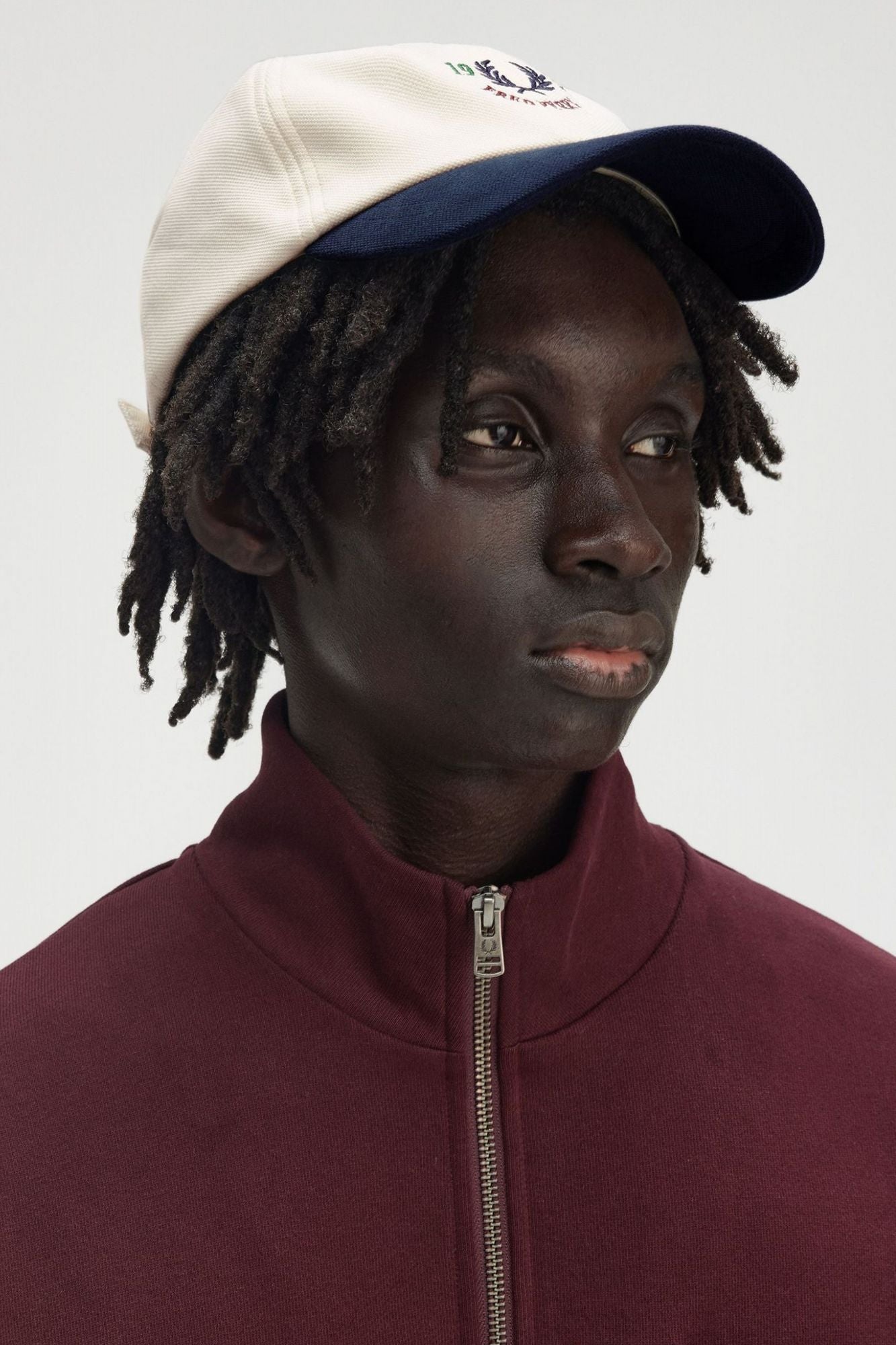 FRED PERRY GRAPHIC PIQUE CAP en color BLANCO (4)