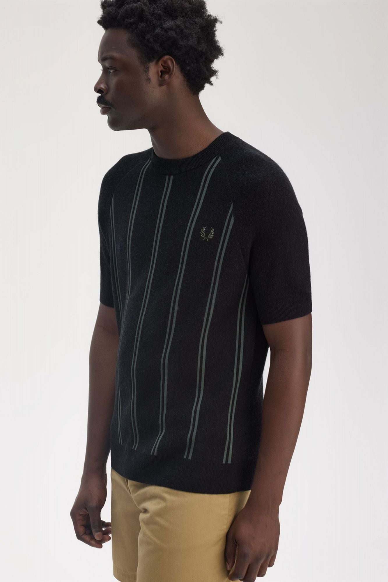 FRED PERRY STRIPE KNITTED T-SHIRT en color NEGRO (4)